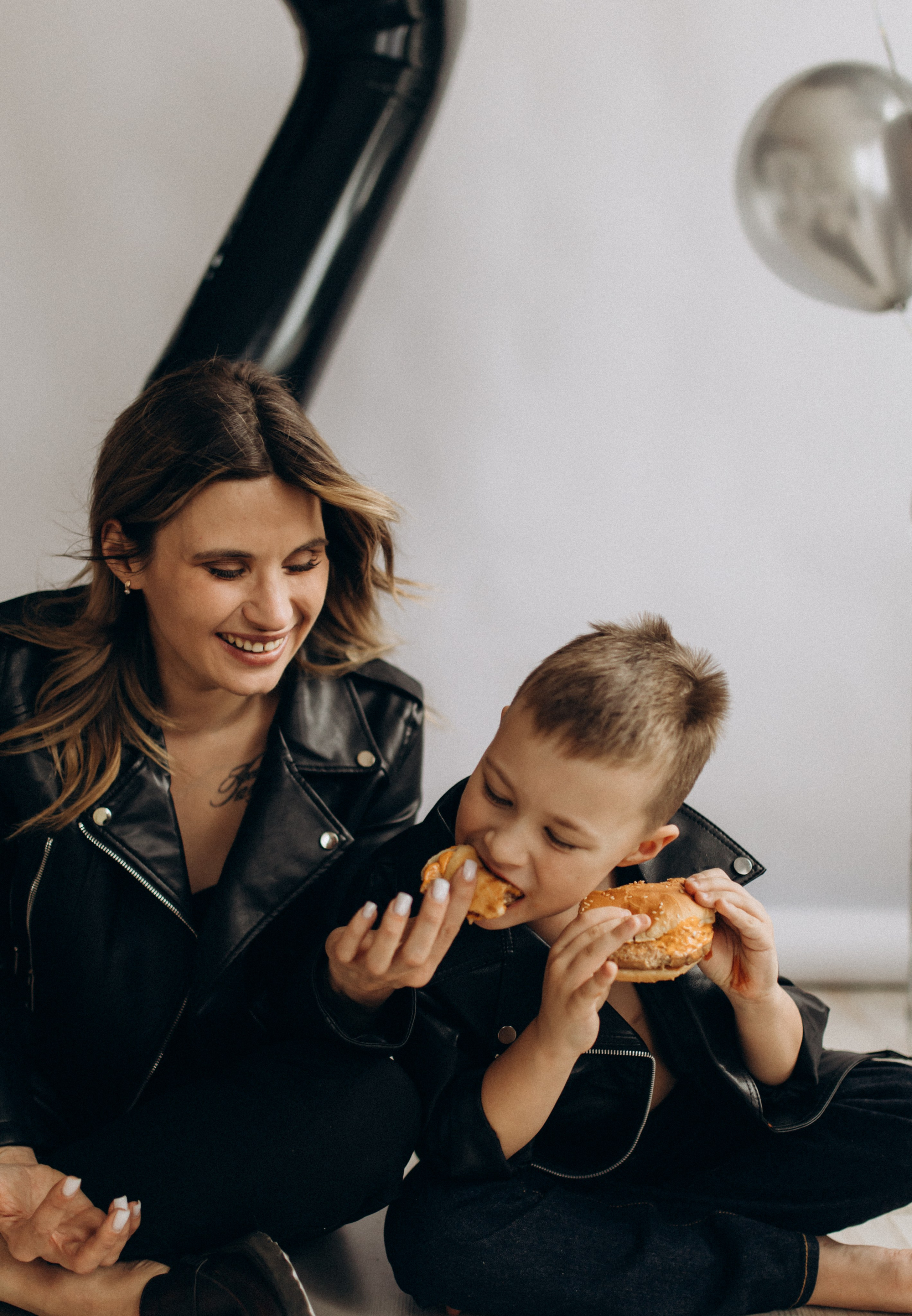 Арсений с мамой. Услуги