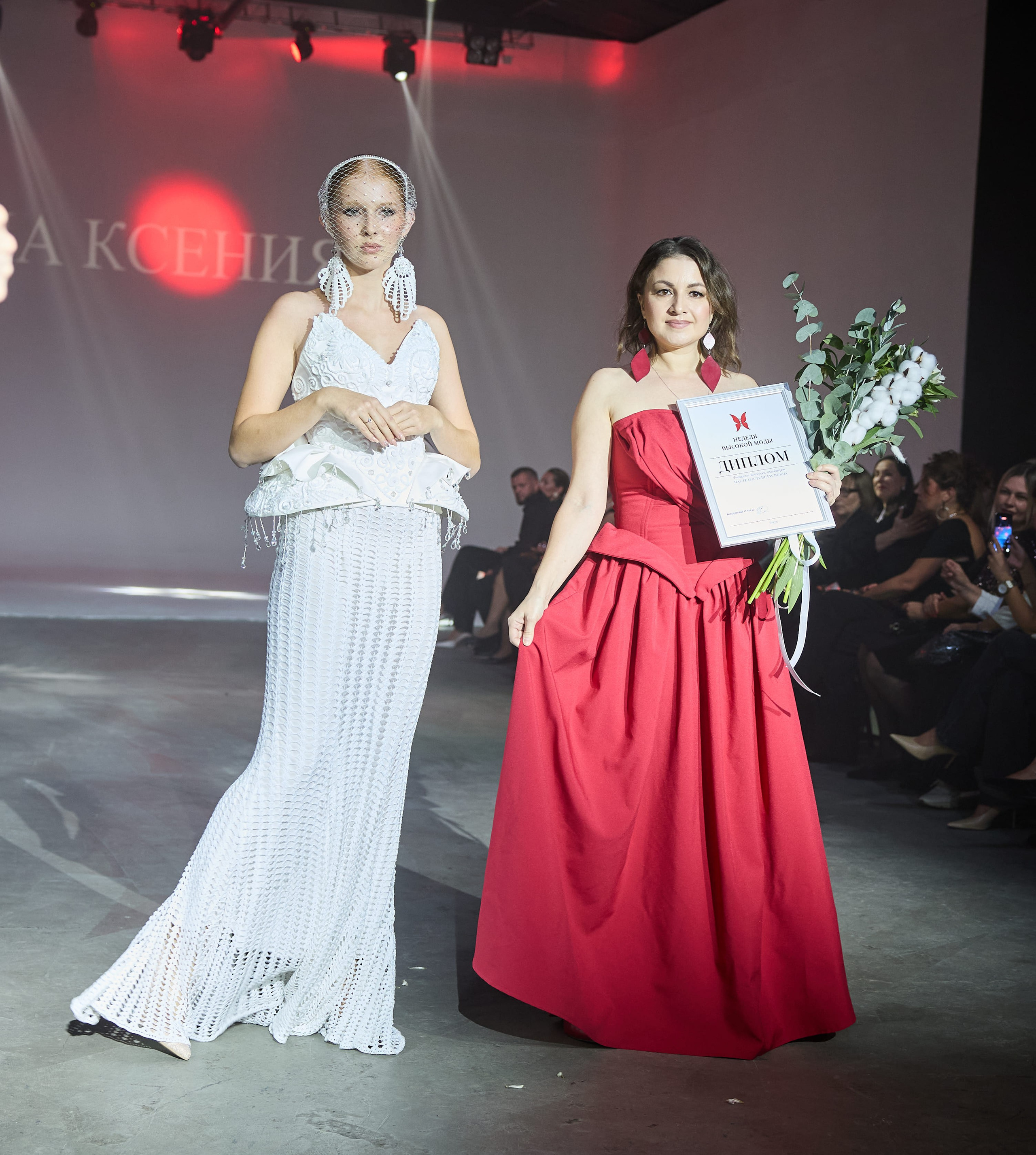 дизайнер с моделью после показа коллекции, Haute Couture Fashion Week Russia 2026