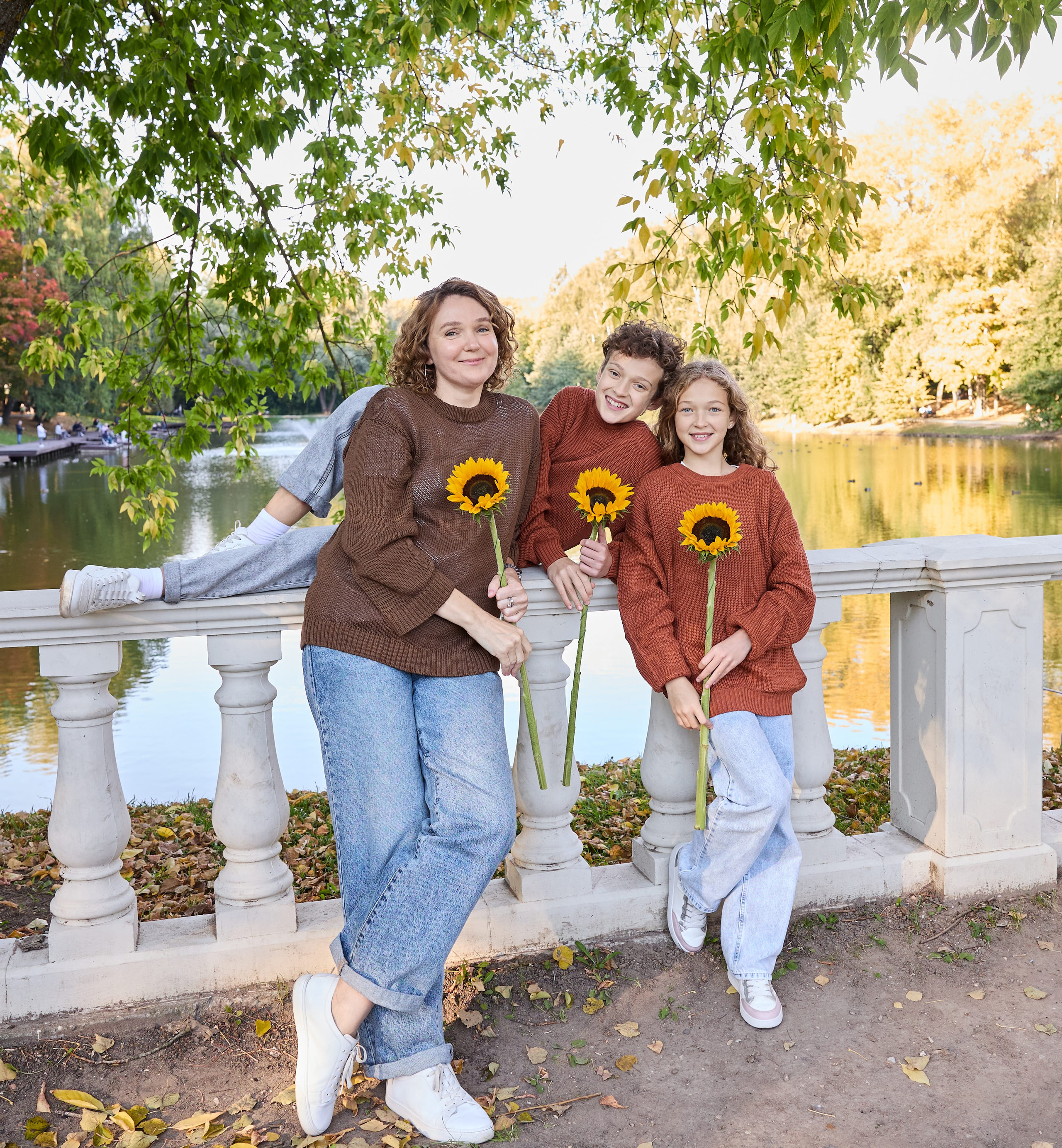 Семейная осенняя съёмка. Семейный и Фешен-фотограф в Москве и Красногорске — Карасёва Елена | Живые кадры без позирования