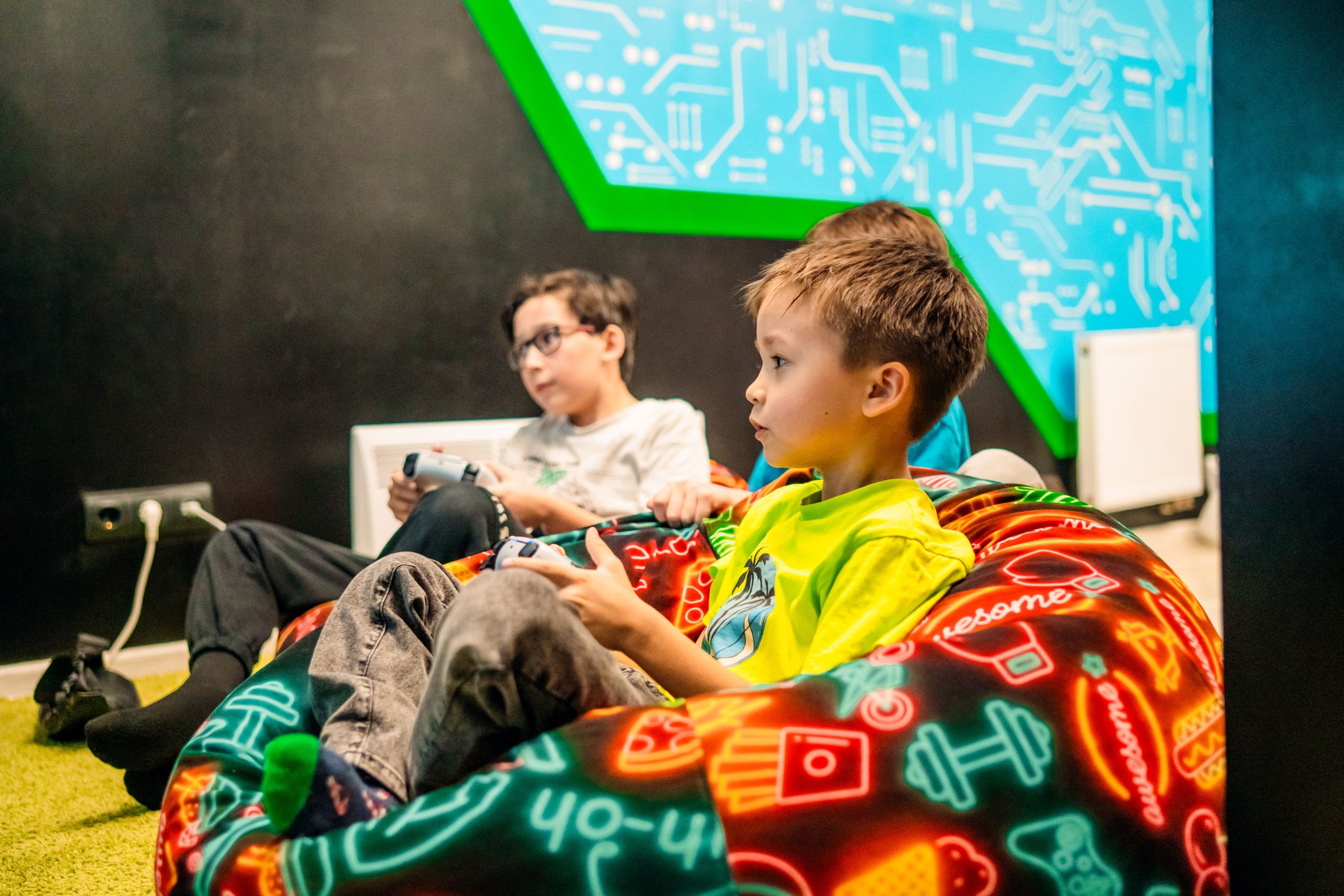 VR (November-December 2024). Felixtones