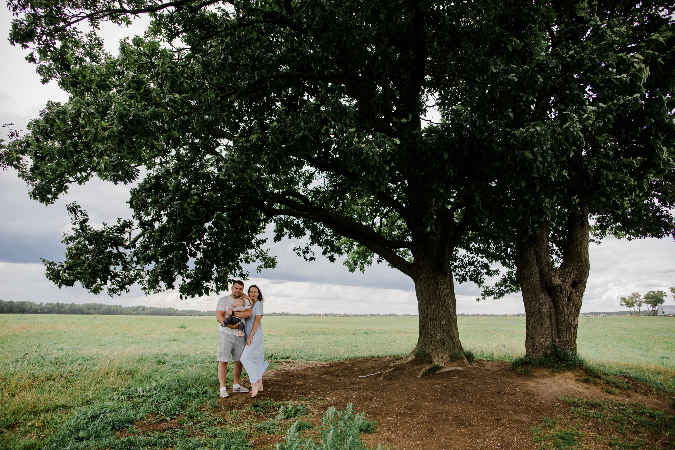 Анна и ее семья, фотосессия в поле. Свадебный и семейный фотограф Евгения Кононова
