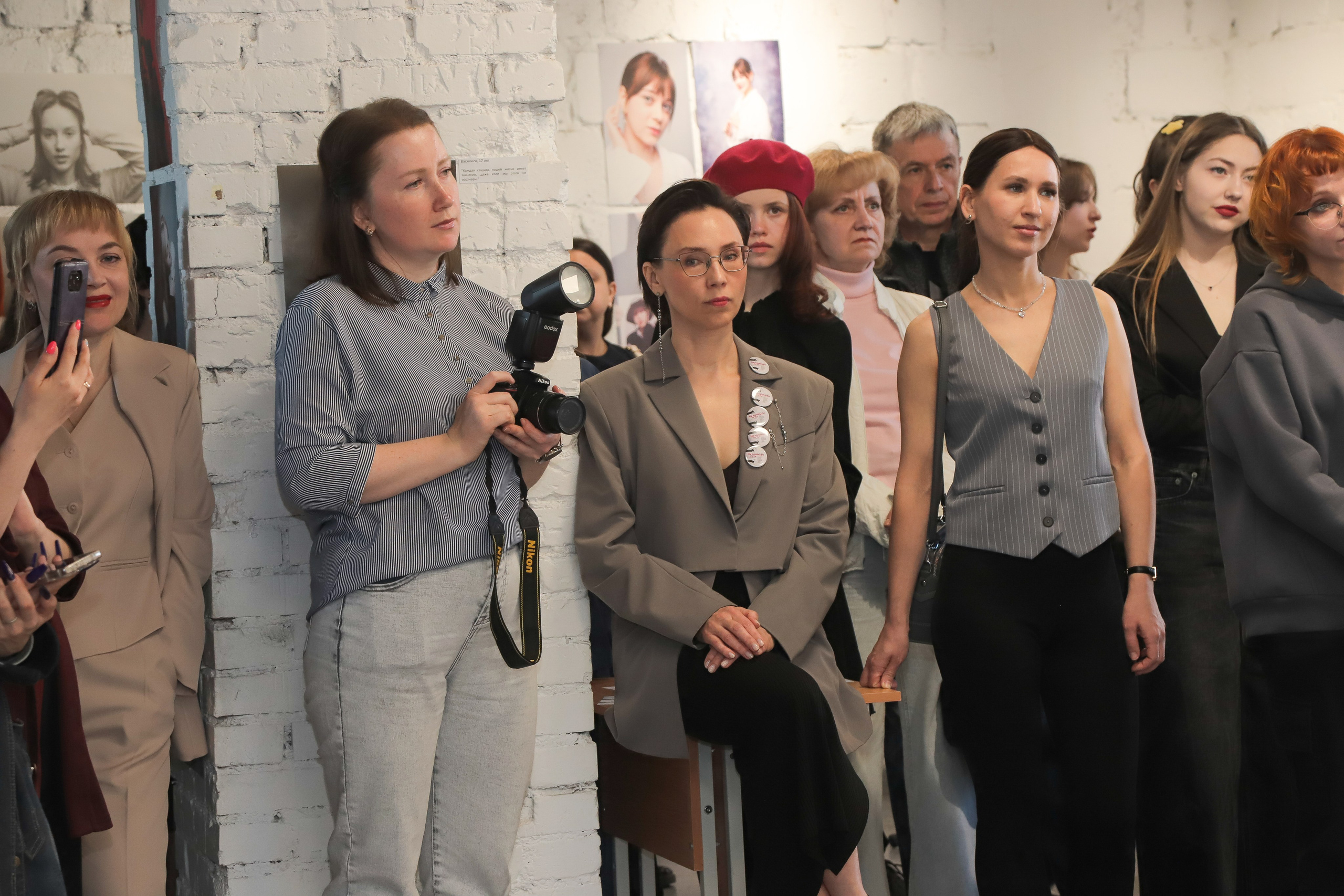 Выставка — проект «Мы начинаем путь!». АРТИКУЛ. Выпускные альбомы Нижний Тагил