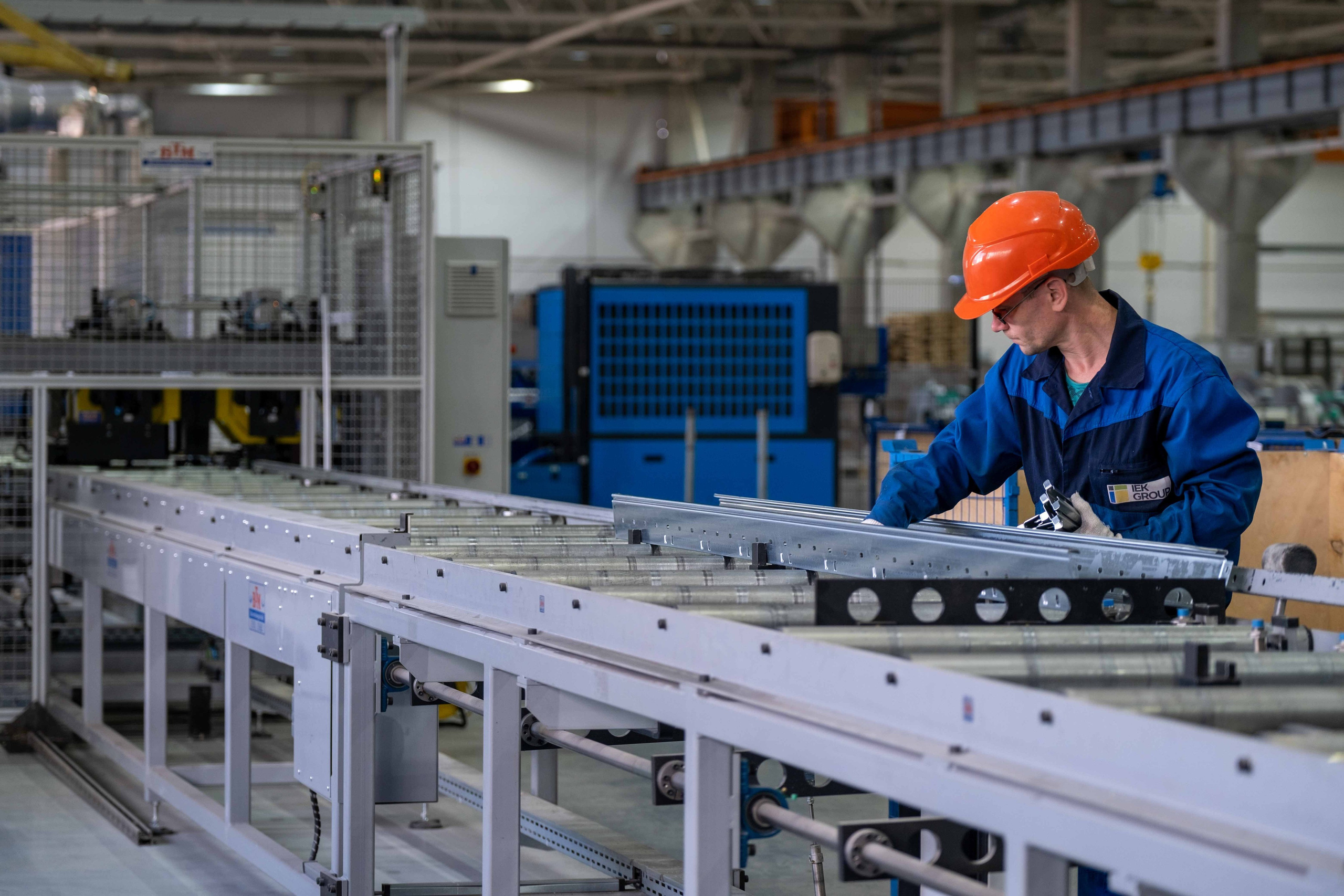 IEK — торжественное открытие производственного цеха. Фото тур