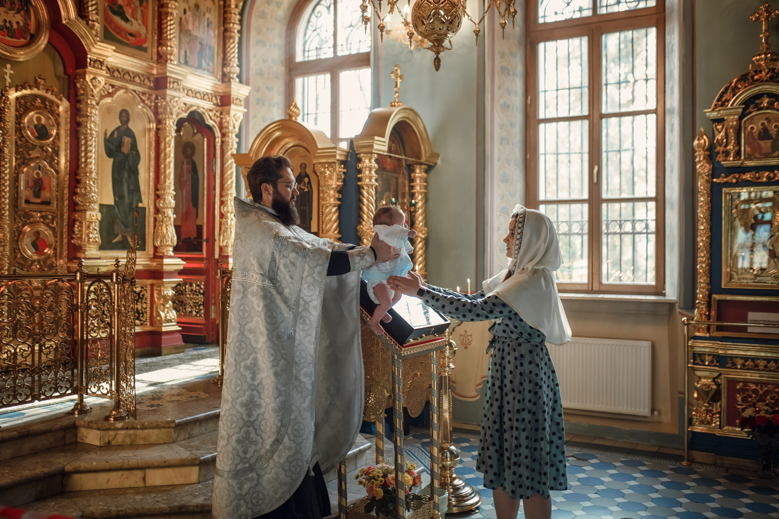 Крещение Артемия. Фотограф на Крещение, семейный фотограф в Москве
