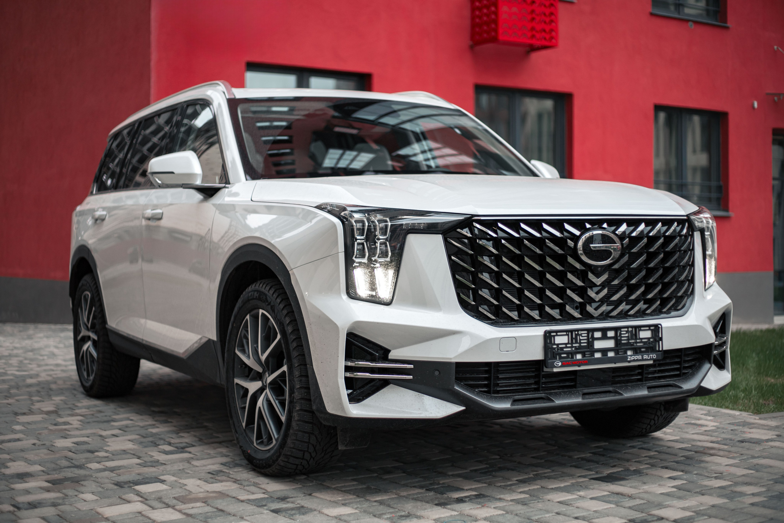 Бизнес съемка для автосалона GAC в городе Ижевск. Бизнес фотограф Ижевск — Назаров Роман