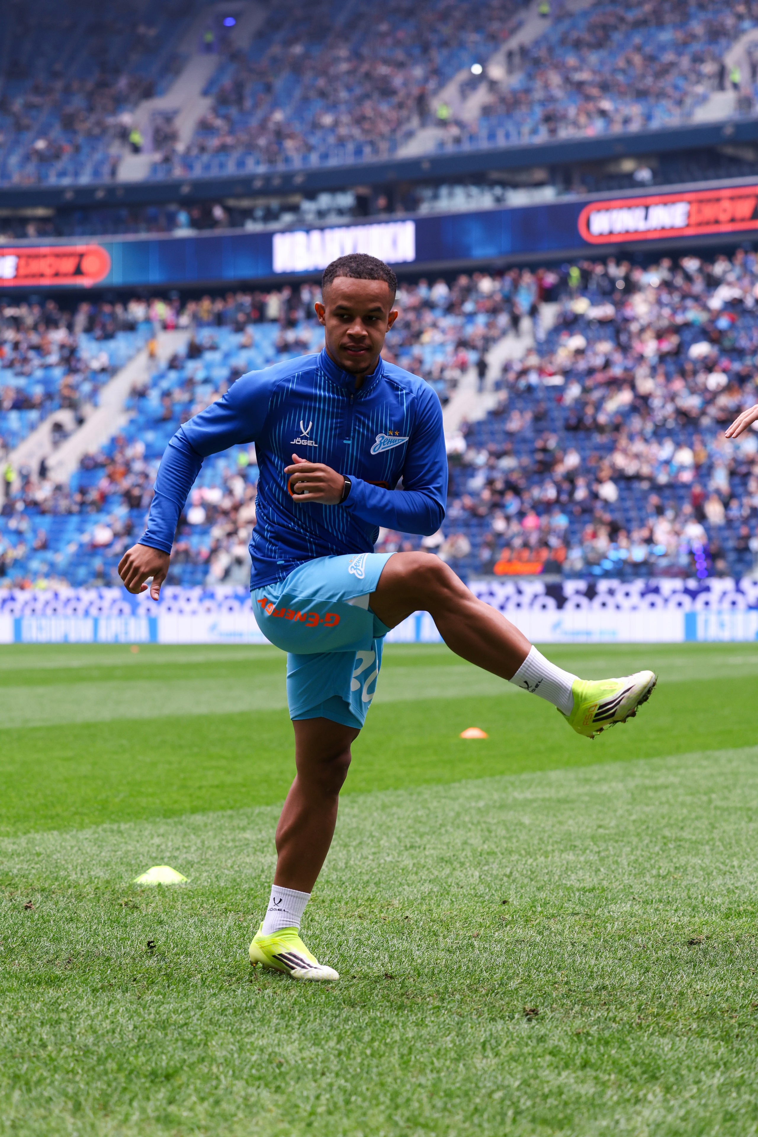 ФК «Зенит» — ФК «Крылья советов». Спортивный и репортажный фотограф Антон Тереханов