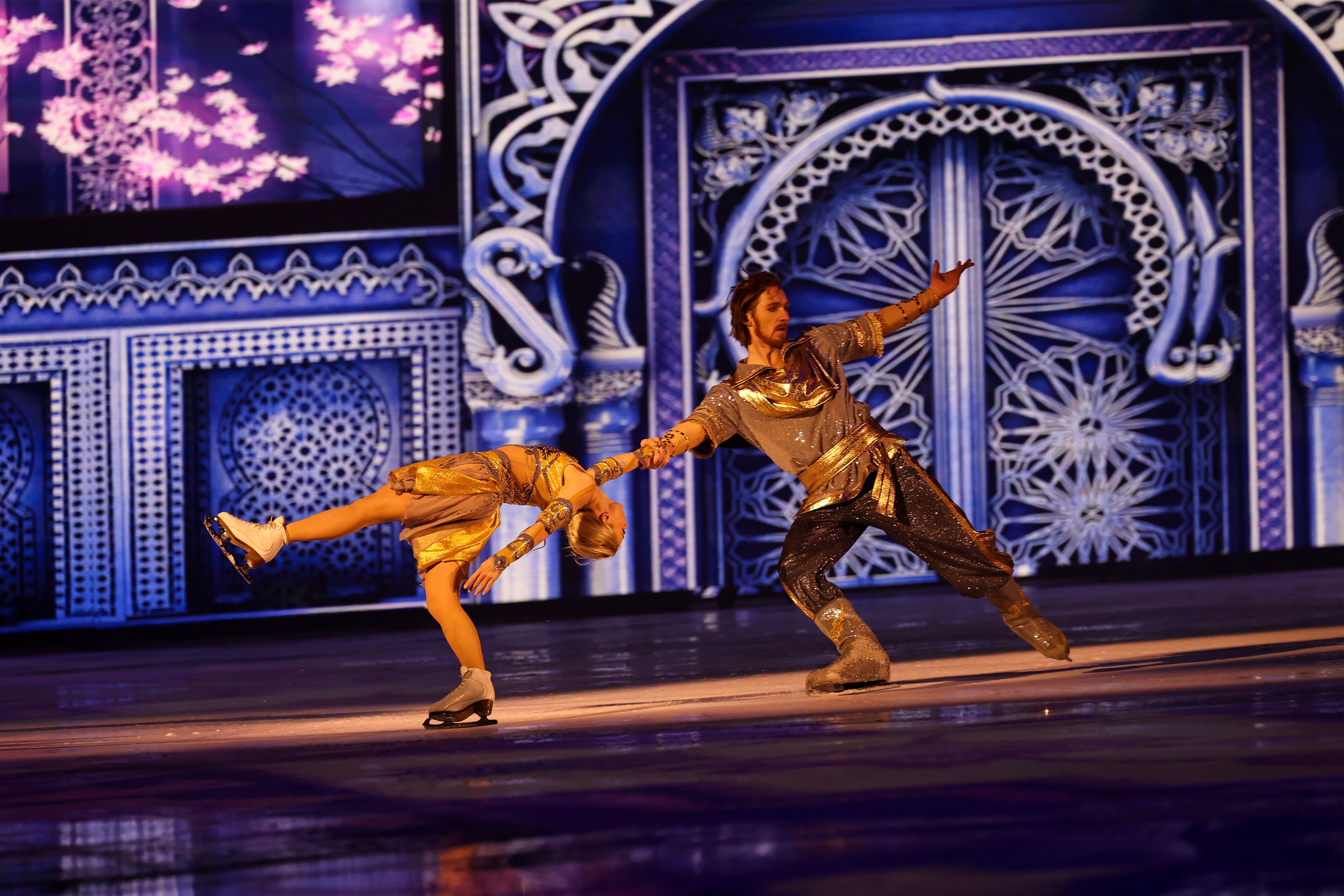 «История любви Шахеризады» шоу на льду 03.01.2024. Спортивный и репортажный фотограф Антон Тереханов