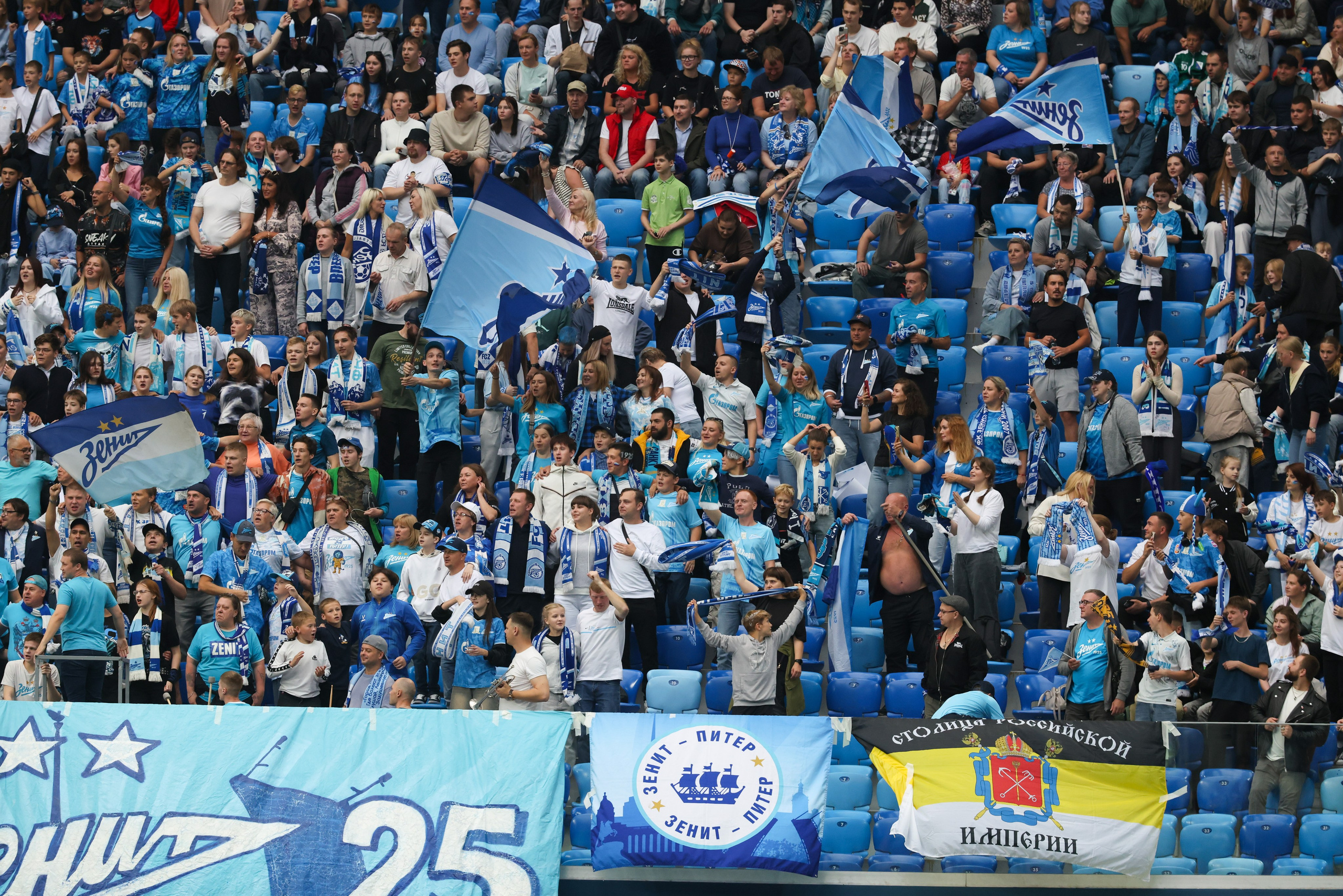 ФК «Зенит» — ФК «Динамо» Махачкала 23.08.2025. Спортивный и репортажный фотограф Антон Тереханов