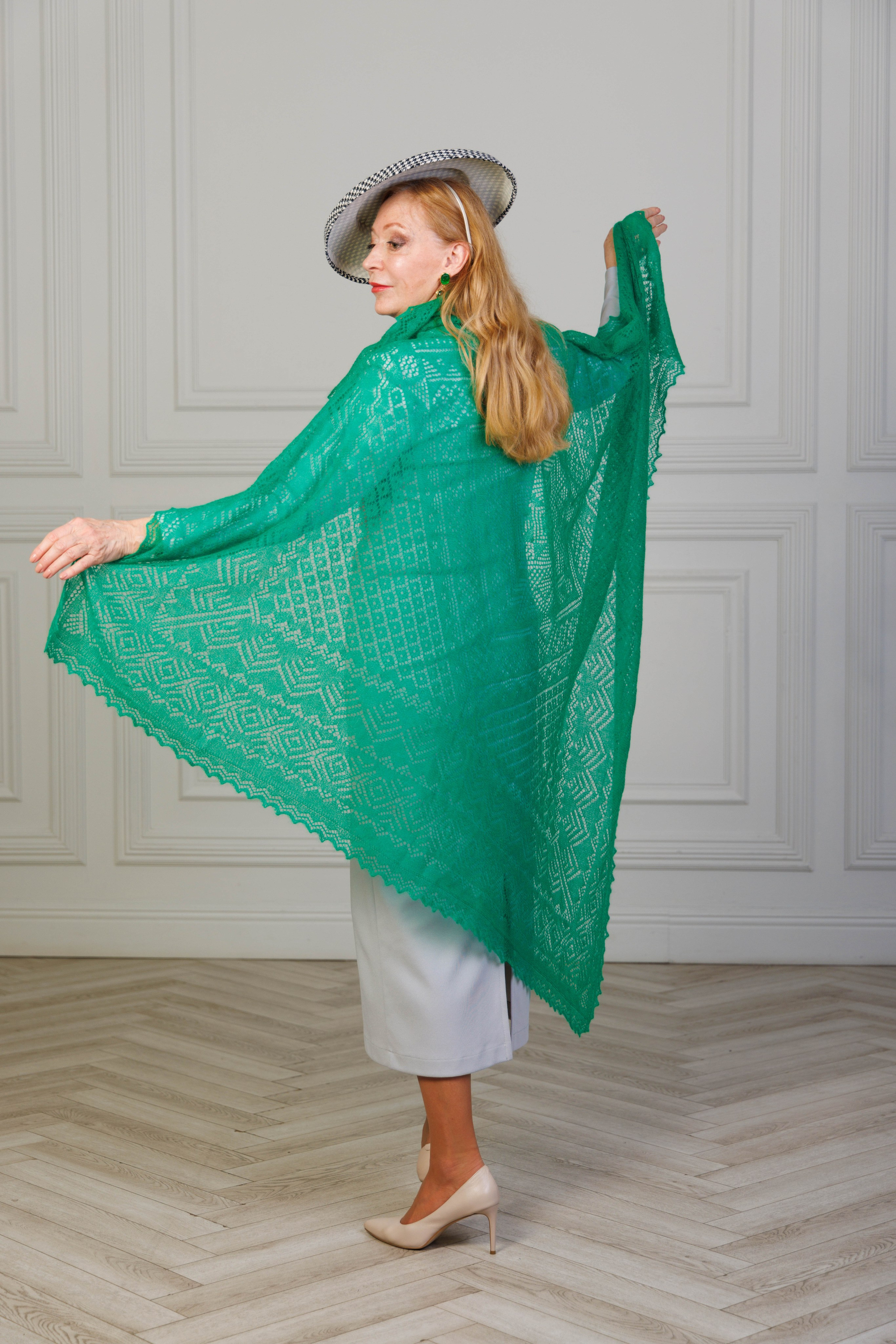 Фотосессия для аукциона, 2025. Коллекционер и искусствовед Олеся Ястребова