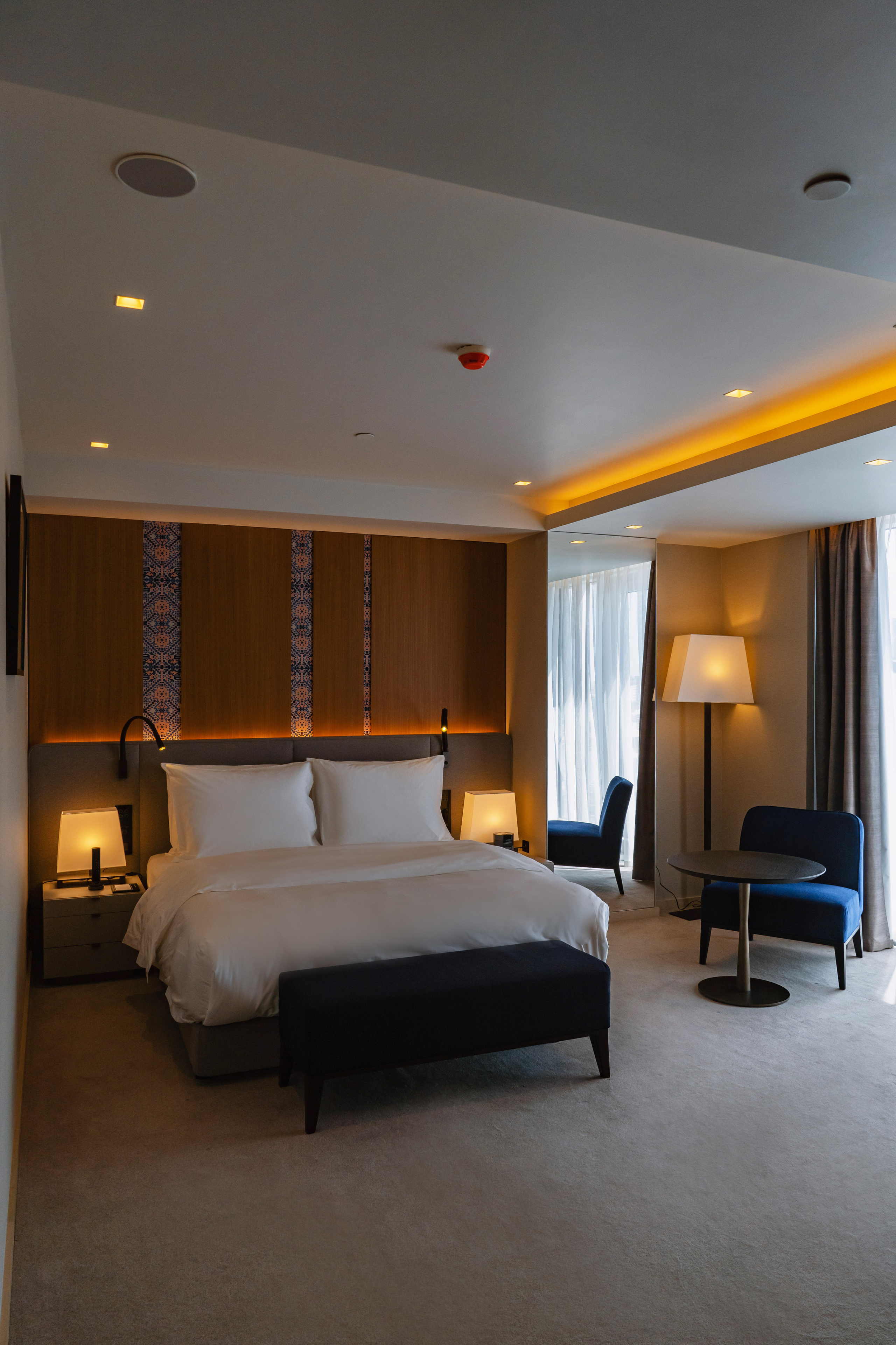 Пятизвёздочный отель VLADIVOSTOK Grand Hotel & SPA. Wedding and family photographer in Vladivostok Anton Blokhin