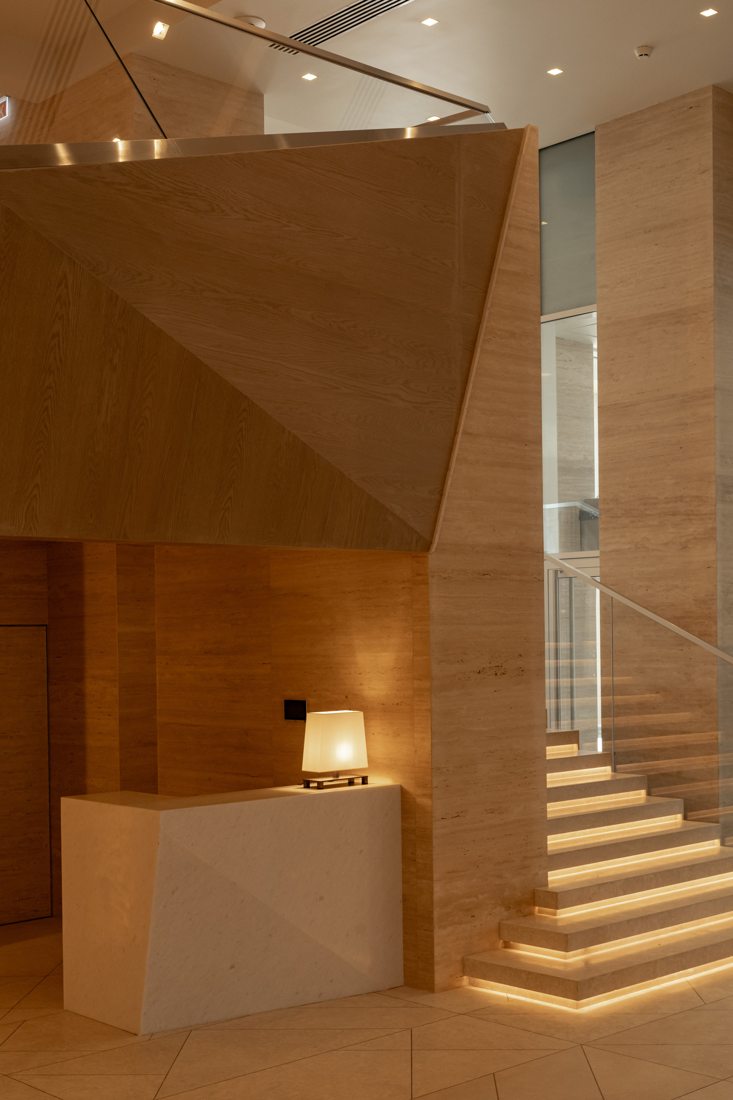 Пятизвёздочный отель VLADIVOSTOK Grand Hotel & SPA. Wedding and family photographer in Vladivostok Anton Blokhin