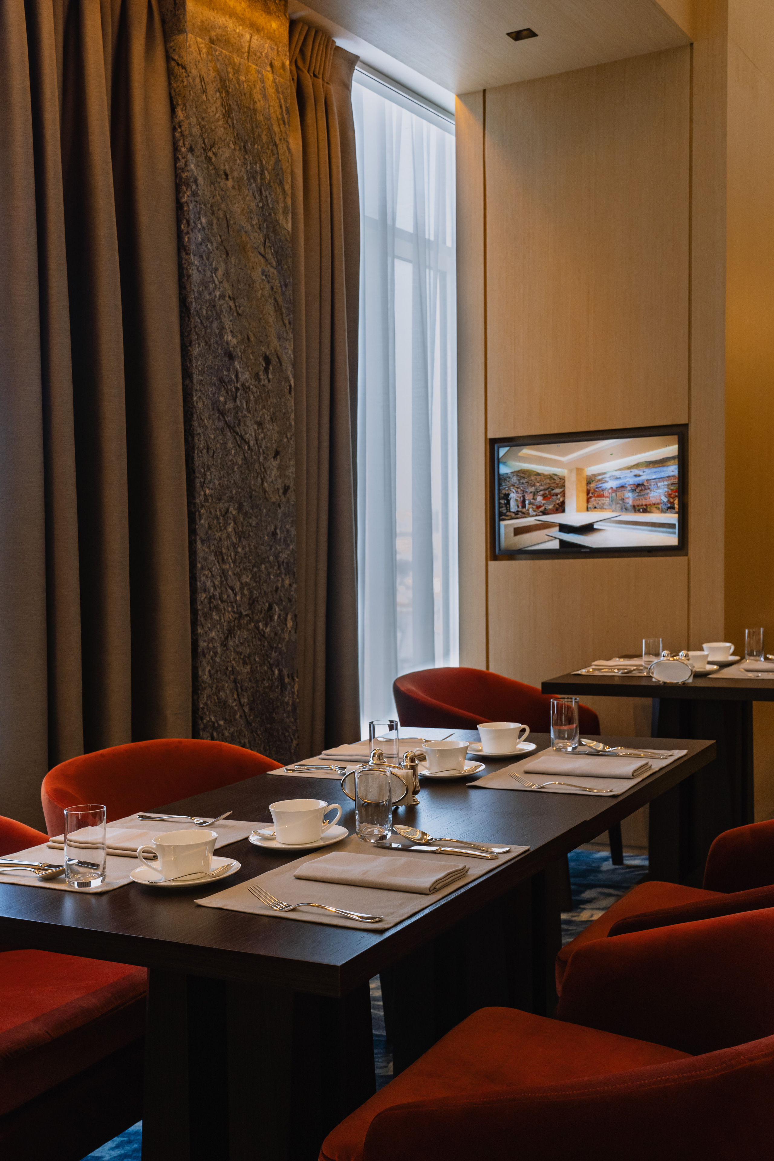 Пятизвёздочный отель VLADIVOSTOK Grand Hotel & SPA. Wedding and family photographer in Vladivostok Anton Blokhin