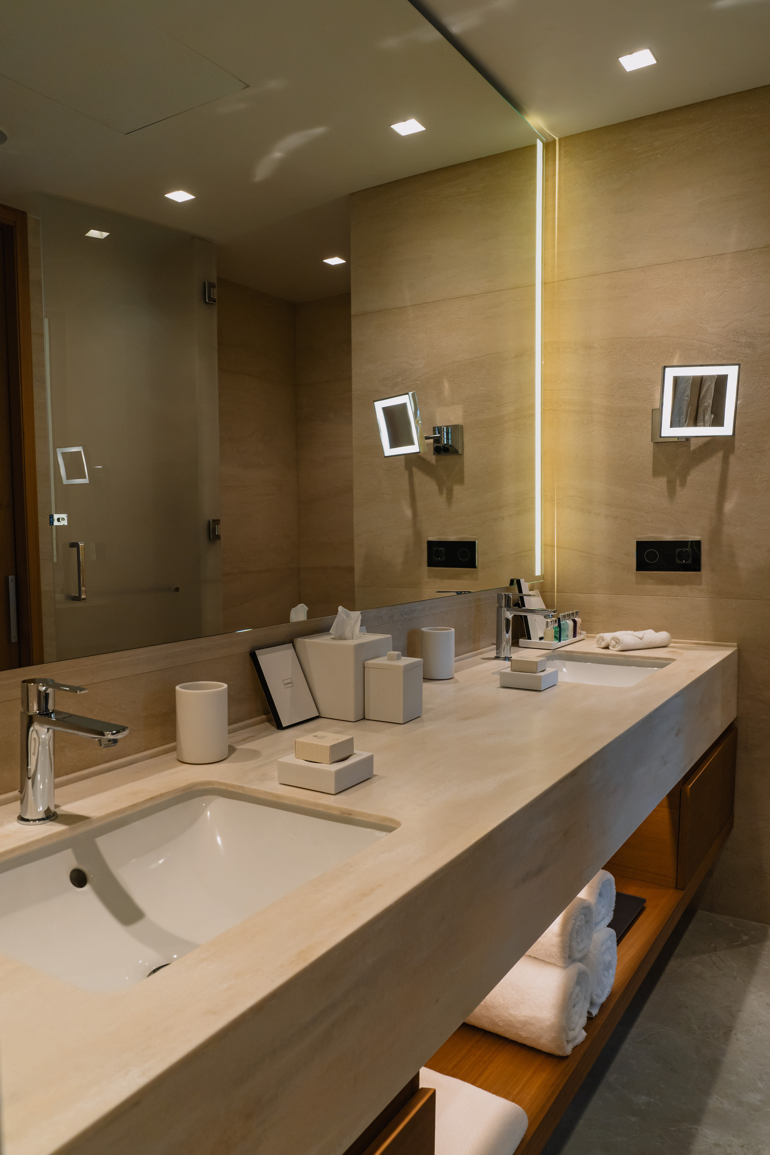 Пятизвёздочный отель VLADIVOSTOK Grand Hotel & SPA. Wedding and family photographer in Vladivostok Anton Blokhin