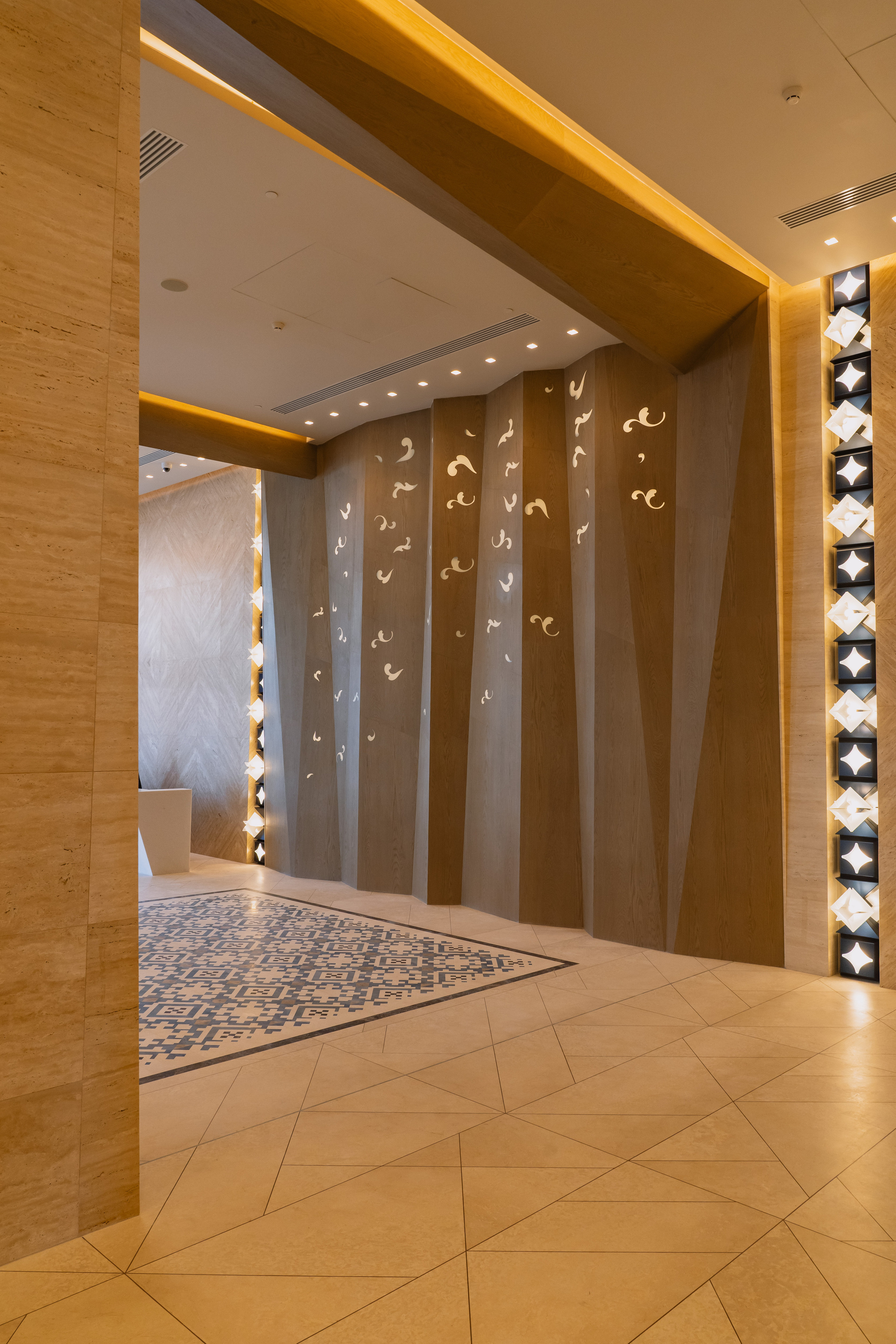 Пятизвёздочный отель VLADIVOSTOK Grand Hotel & SPA. Wedding and family photographer in Vladivostok Anton Blokhin