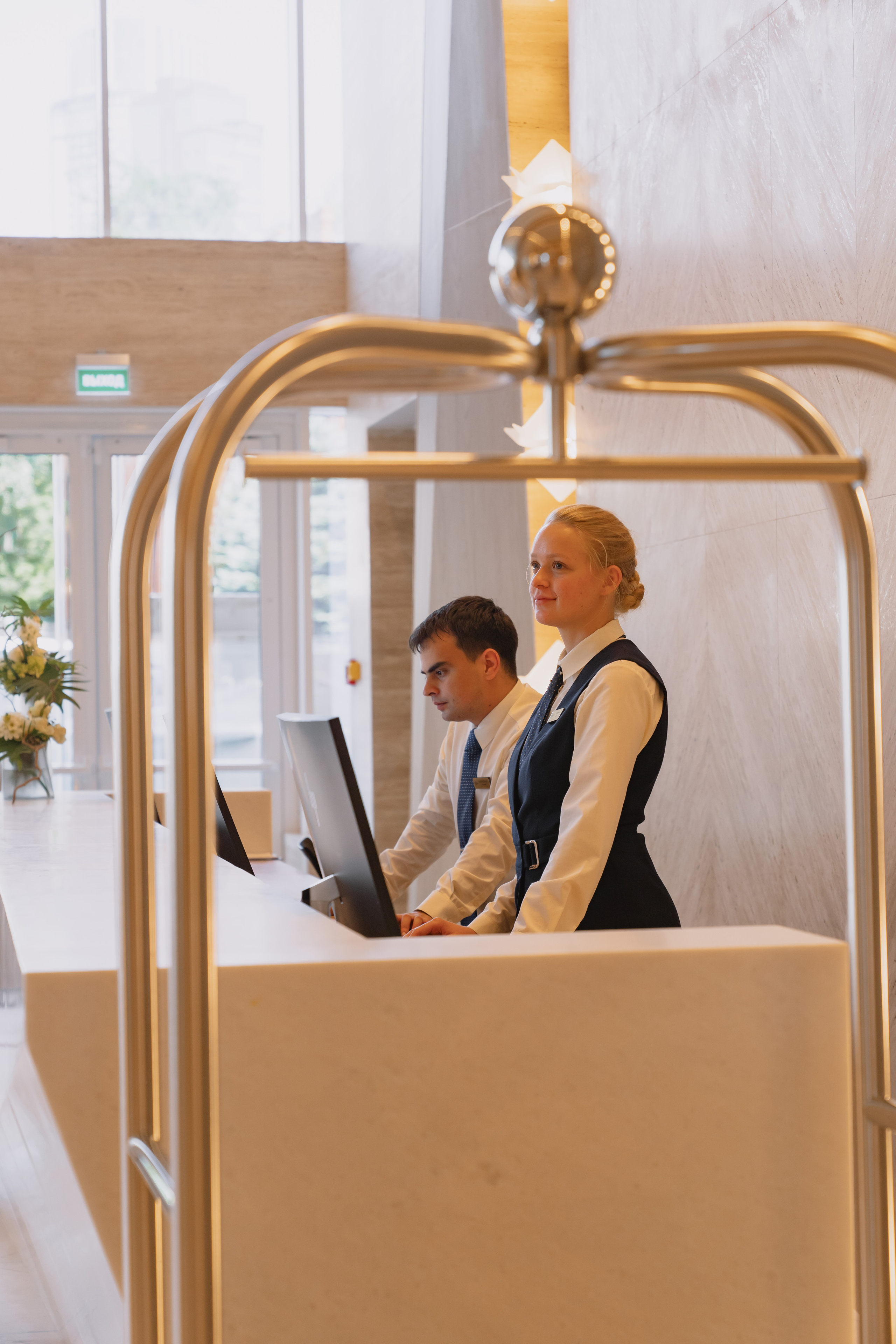 Пятизвёздочный отель VLADIVOSTOK Grand Hotel & SPA. Wedding and family photographer in Vladivostok Anton Blokhin