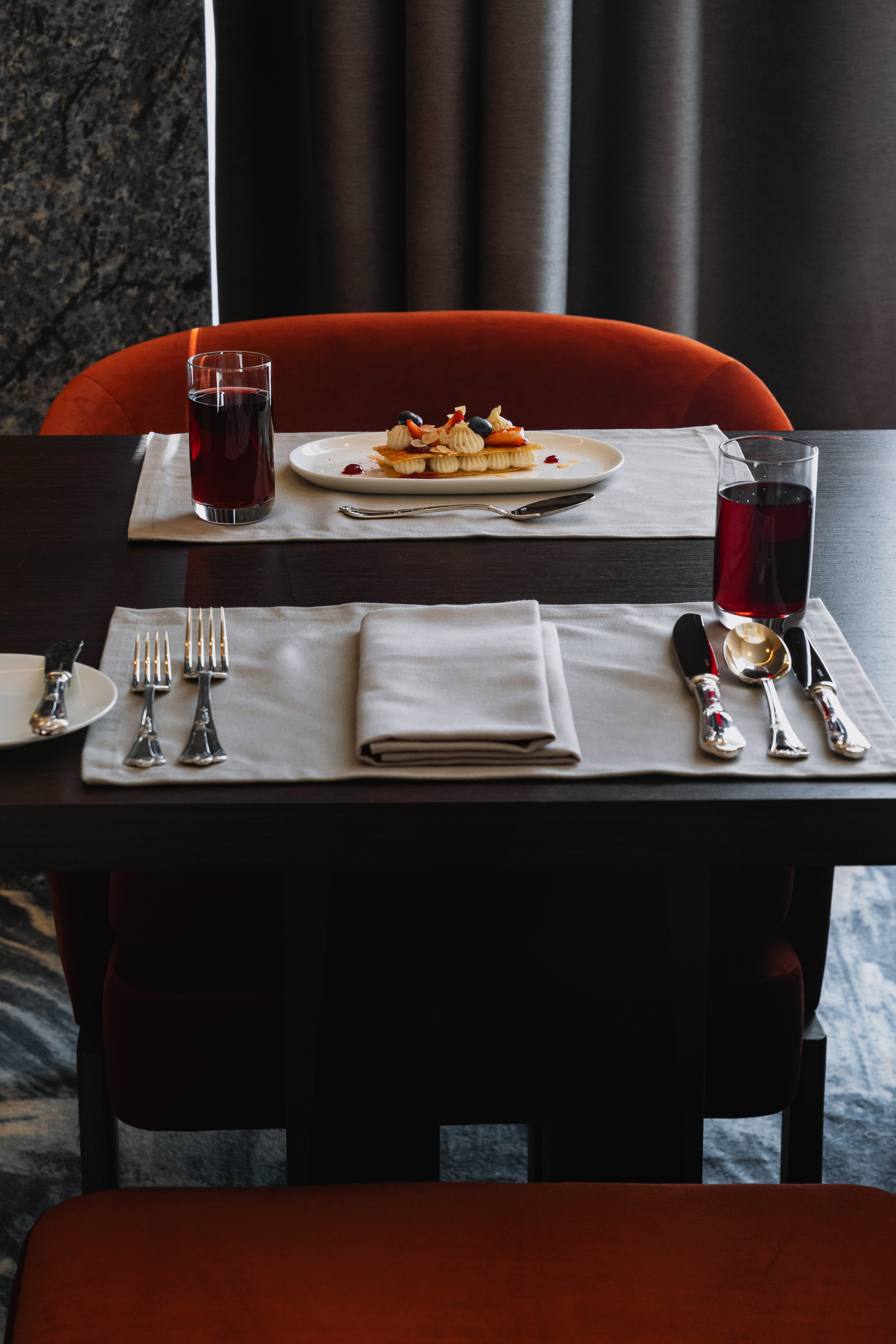 Пятизвёздочный отель VLADIVOSTOK Grand Hotel & SPA. Wedding and family photographer in Vladivostok Anton Blokhin