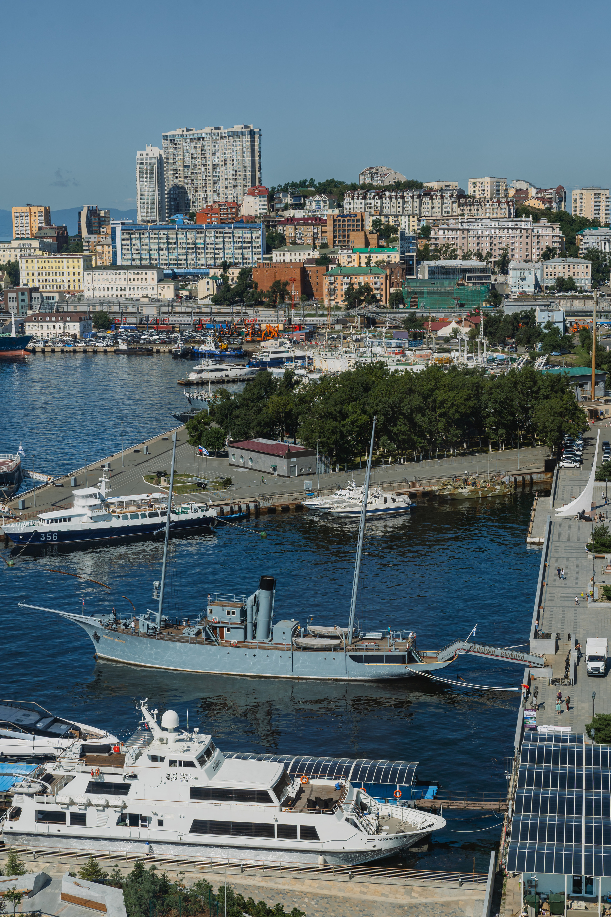 Пятизвёздочный отель VLADIVOSTOK Grand Hotel & SPA. Wedding and family photographer in Vladivostok Anton Blokhin