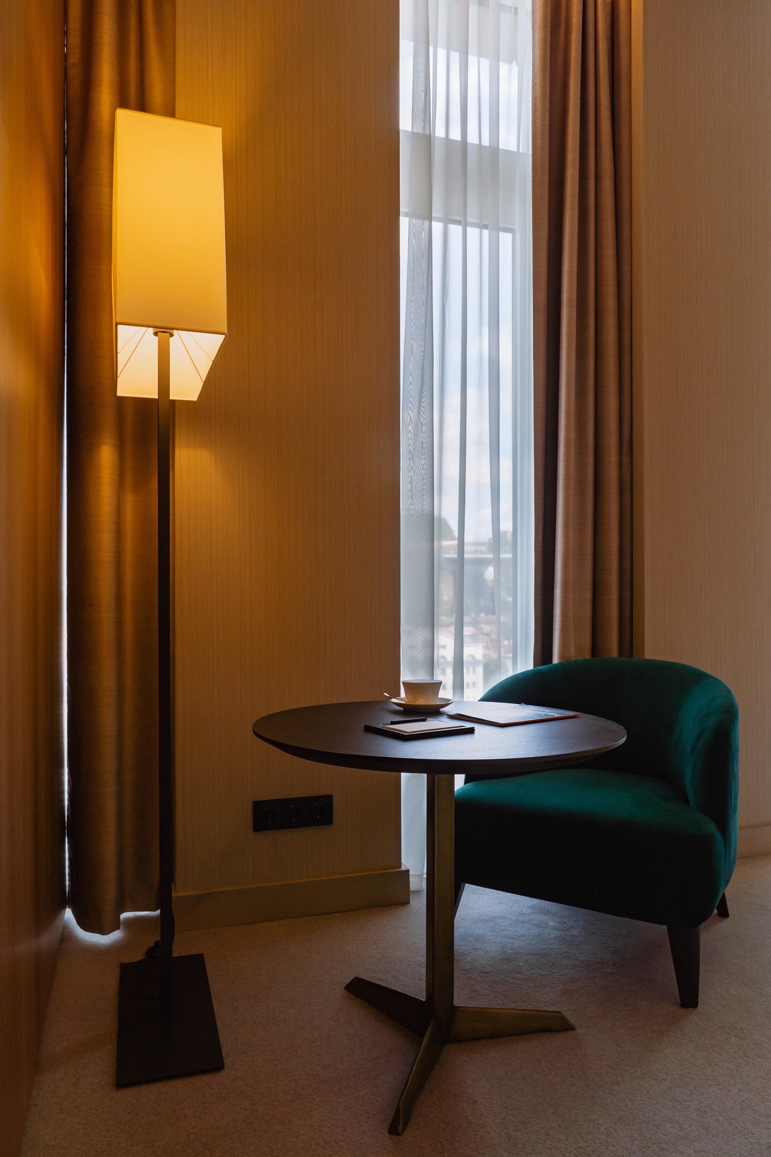 Пятизвёздочный отель VLADIVOSTOK Grand Hotel & SPA. Wedding and family photographer in Vladivostok Anton Blokhin