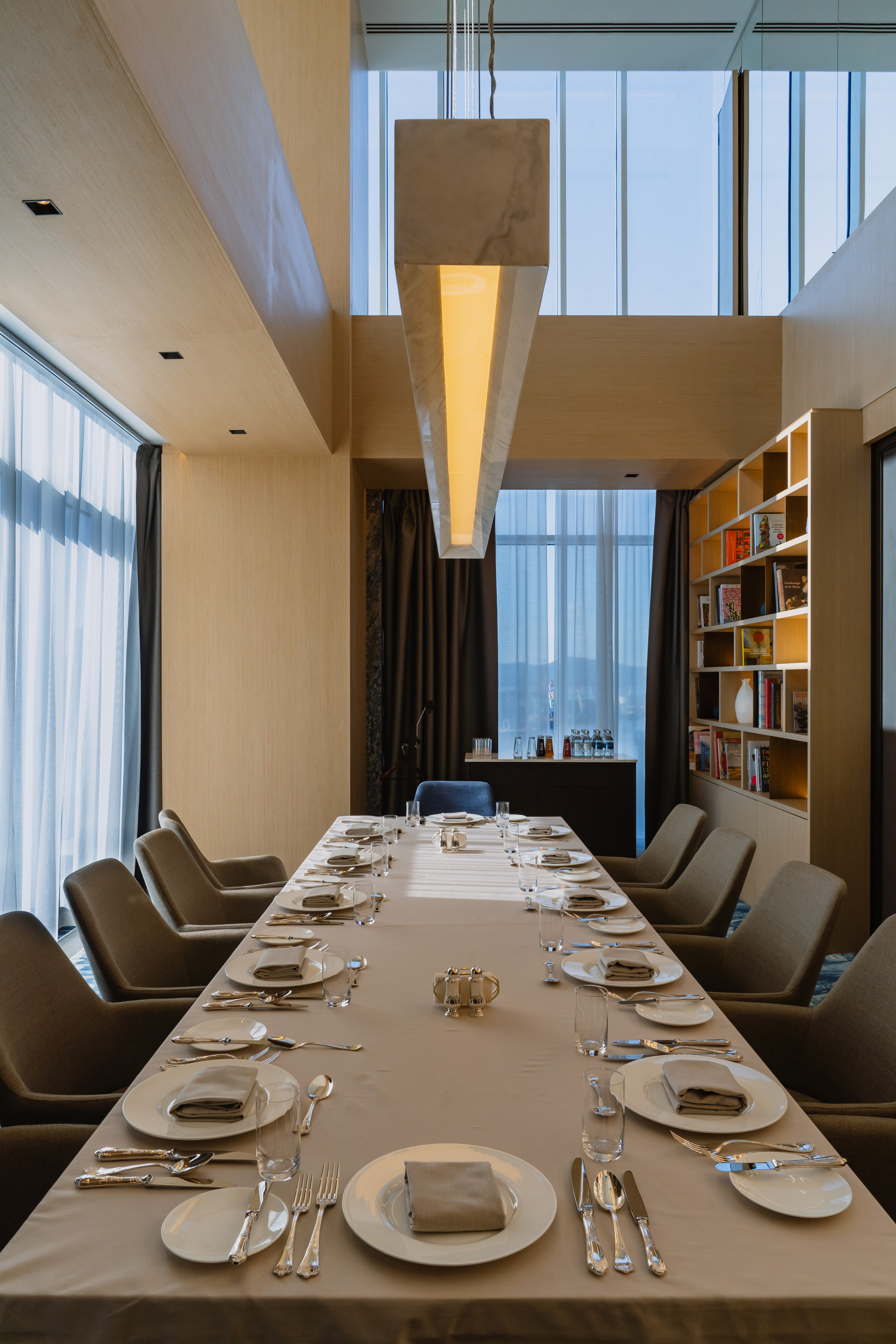 Пятизвёздочный отель VLADIVOSTOK Grand Hotel & SPA. Wedding and family photographer in Vladivostok Anton Blokhin