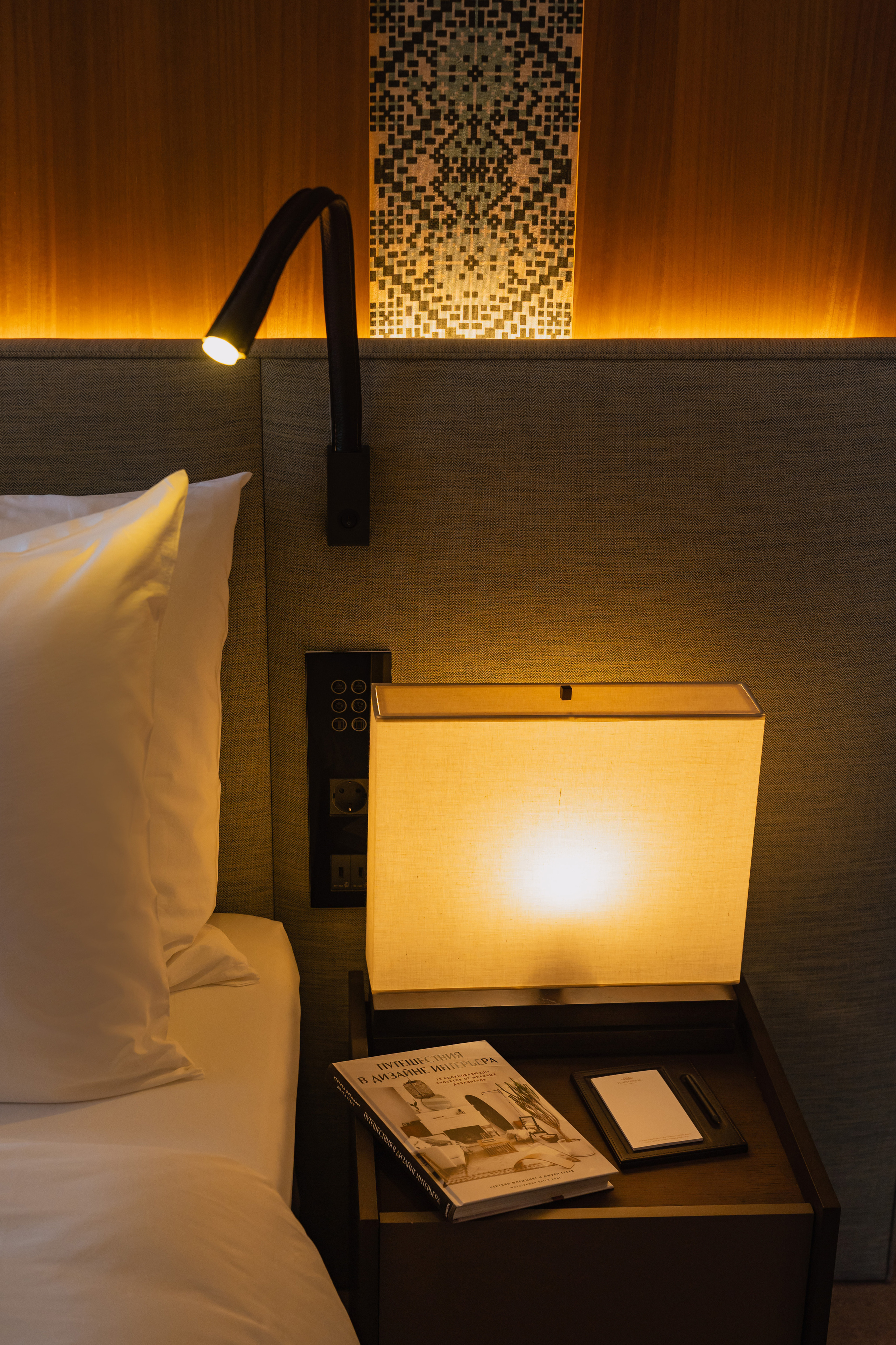 Пятизвёздочный отель VLADIVOSTOK Grand Hotel & SPA. Wedding and family photographer in Vladivostok Anton Blokhin