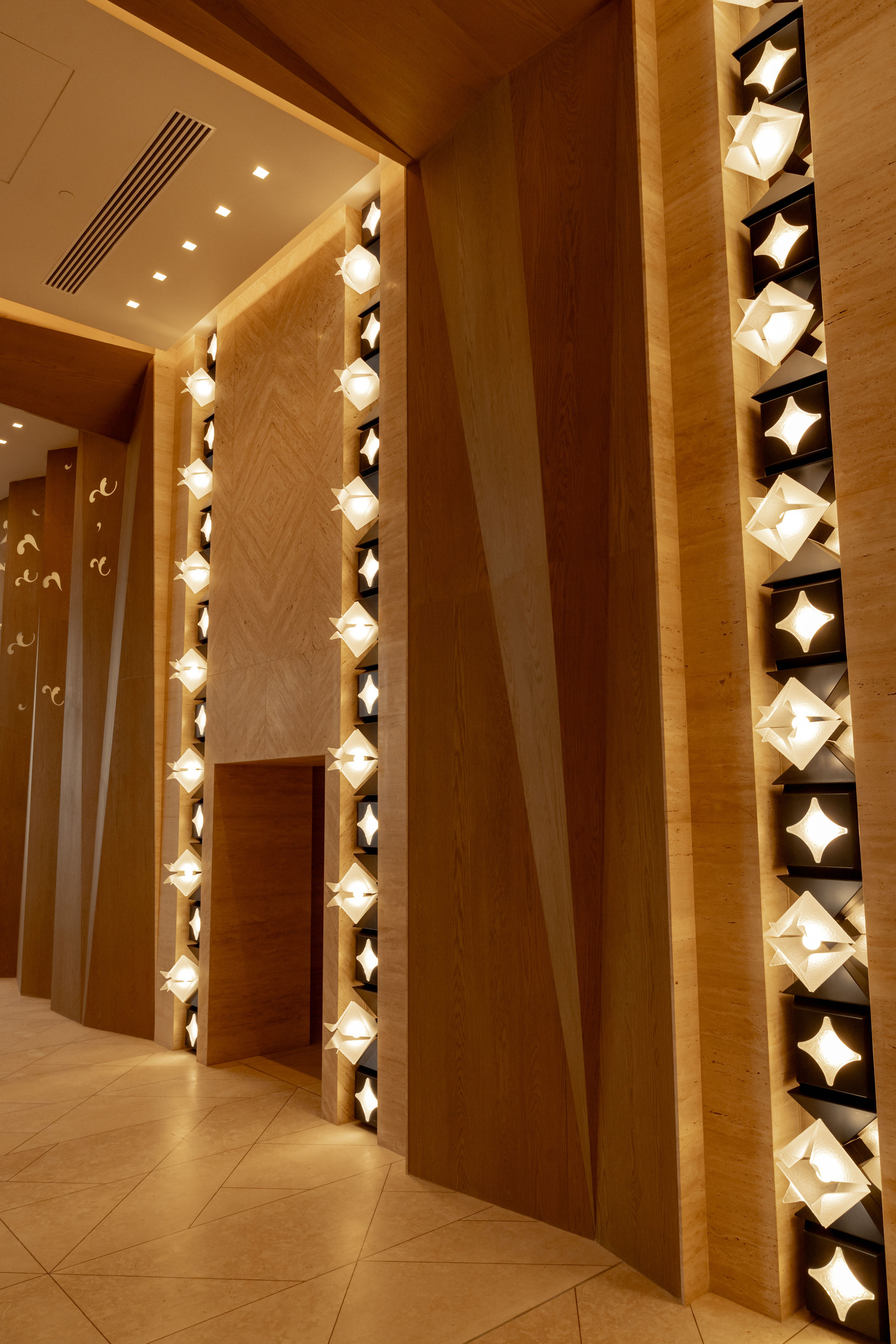 Пятизвёздочный отель VLADIVOSTOK Grand Hotel & SPA. Wedding and family photographer in Vladivostok Anton Blokhin