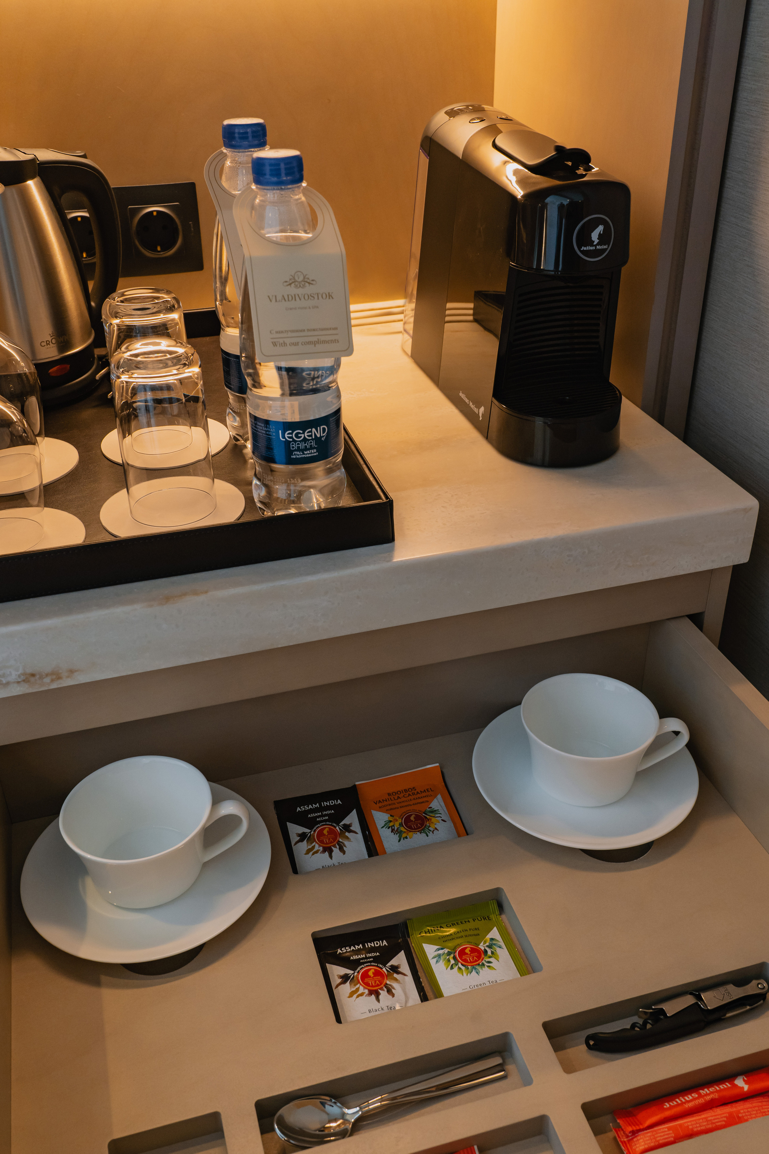 Пятизвёздочный отель VLADIVOSTOK Grand Hotel & SPA. Wedding and family photographer in Vladivostok Anton Blokhin