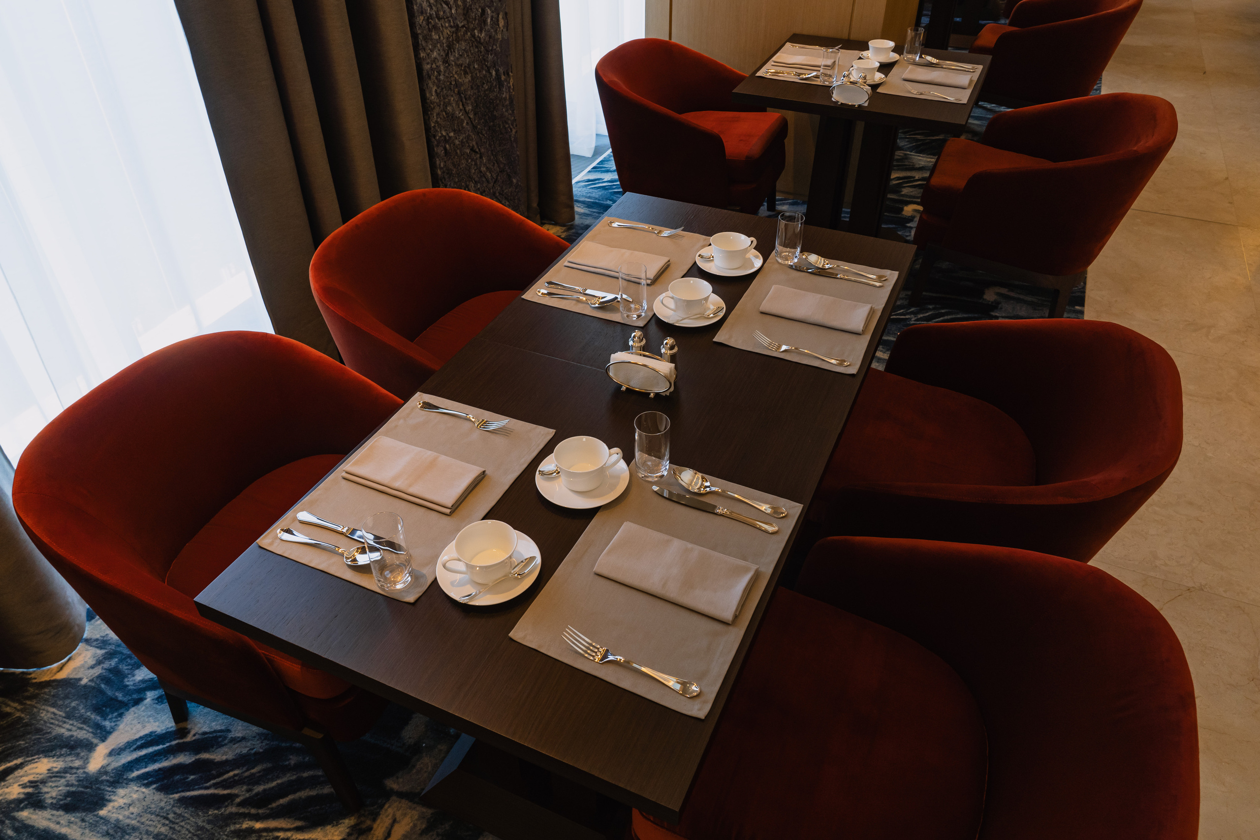 Пятизвёздочный отель VLADIVOSTOK Grand Hotel & SPA. Wedding and family photographer in Vladivostok Anton Blokhin