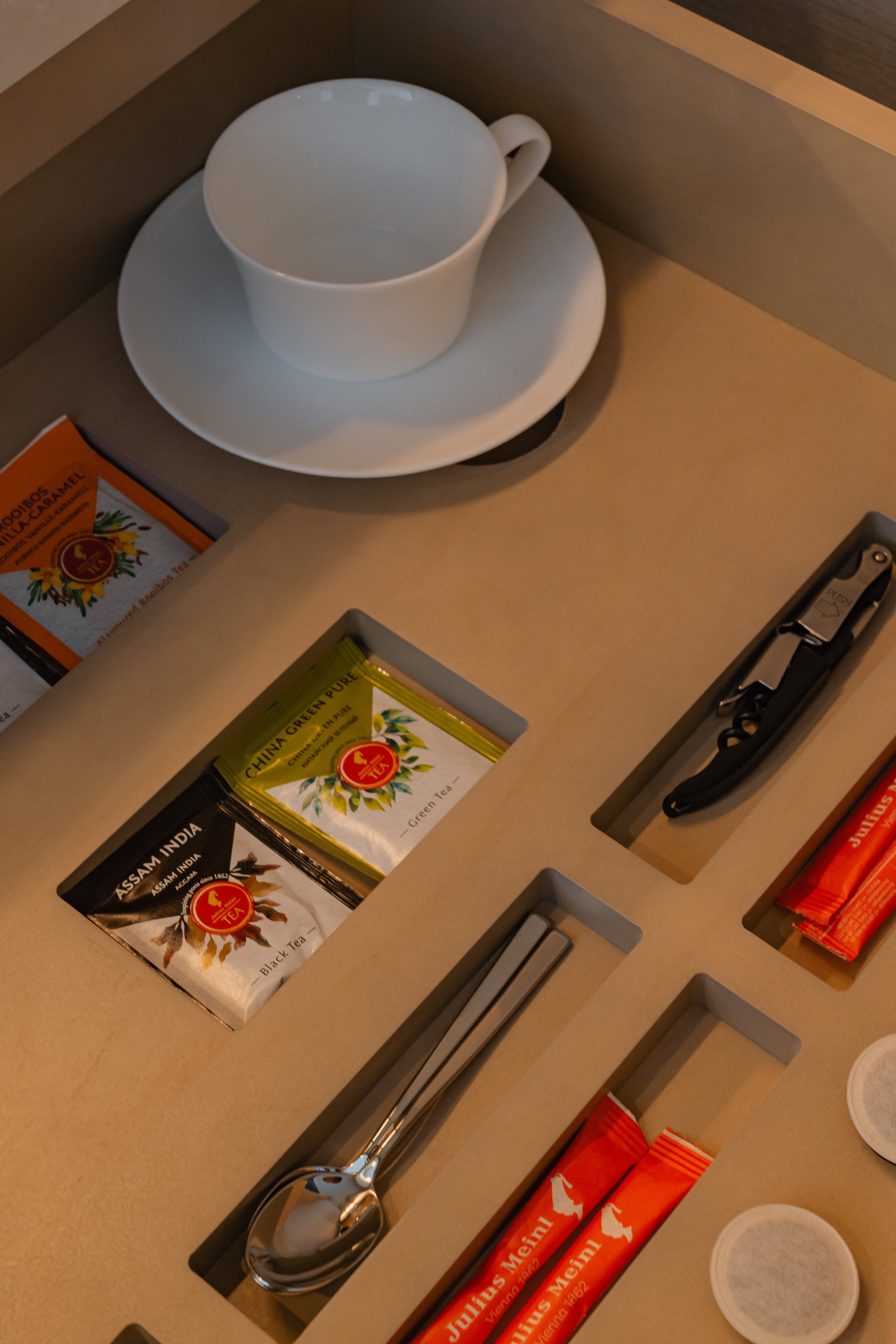 Пятизвёздочный отель VLADIVOSTOK Grand Hotel & SPA. Wedding and family photographer in Vladivostok Anton Blokhin