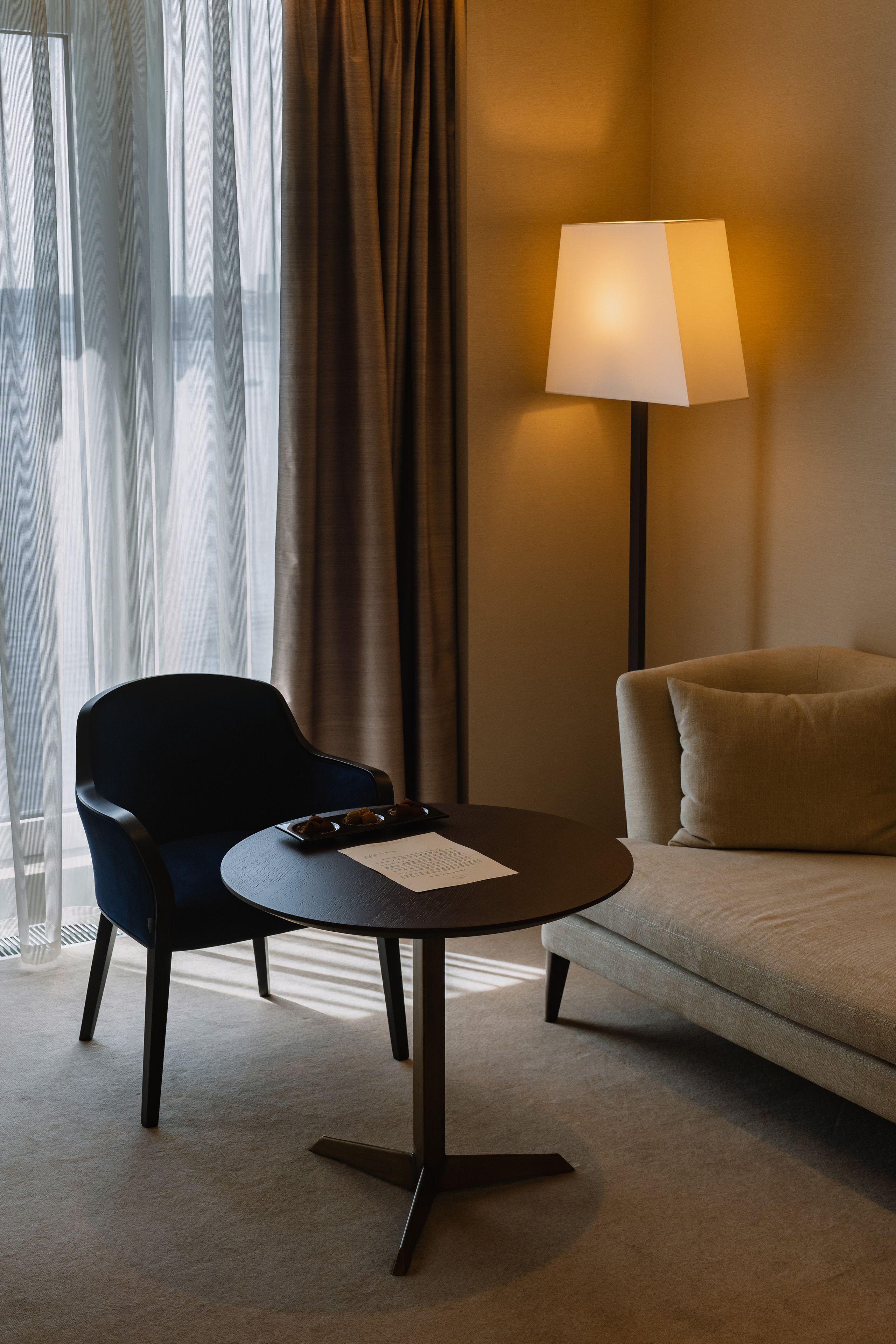 Пятизвёздочный отель VLADIVOSTOK Grand Hotel & SPA. Wedding and family photographer in Vladivostok Anton Blokhin