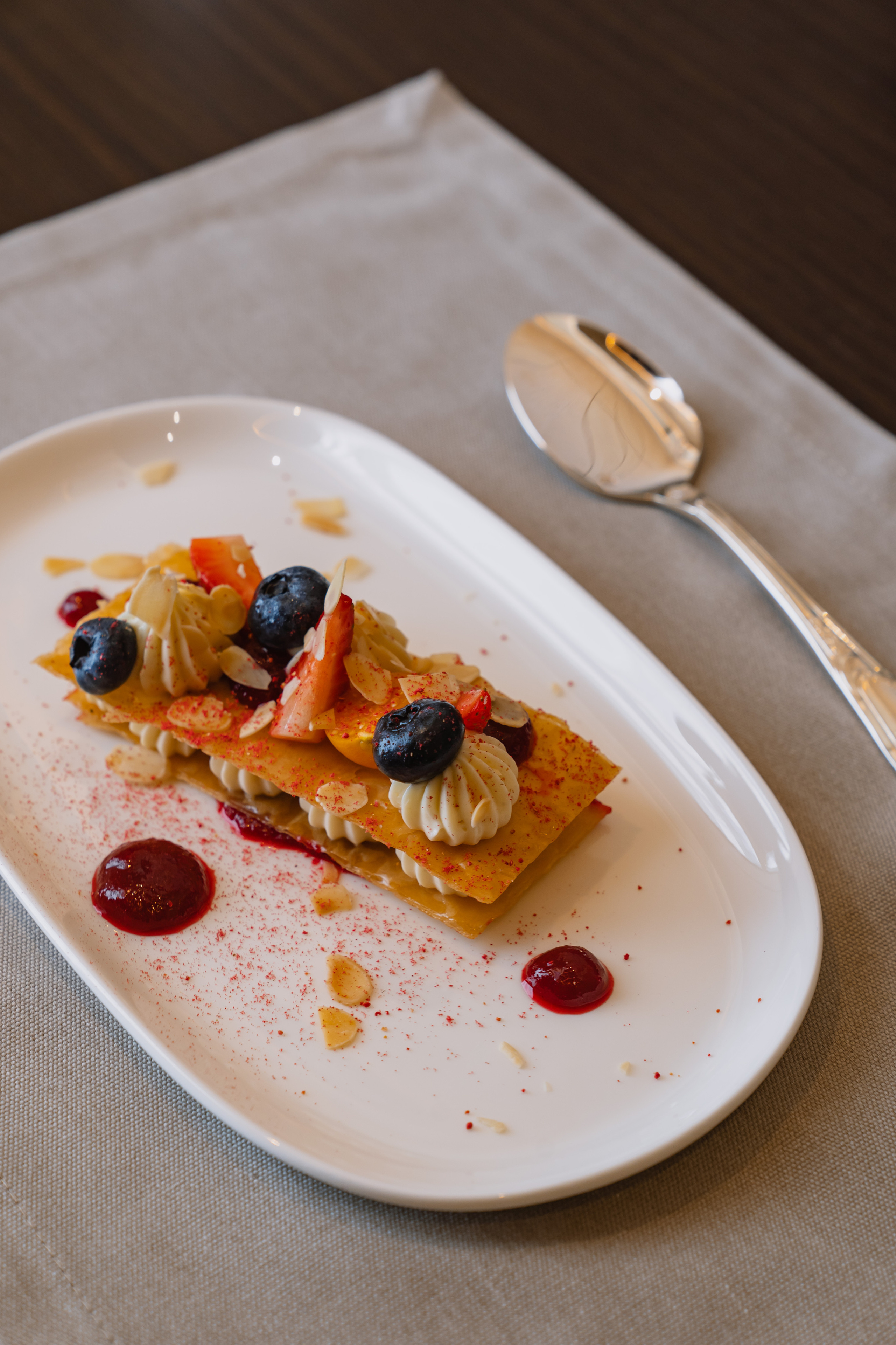 Пятизвёздочный отель VLADIVOSTOK Grand Hotel & SPA. Wedding and family photographer in Vladivostok Anton Blokhin