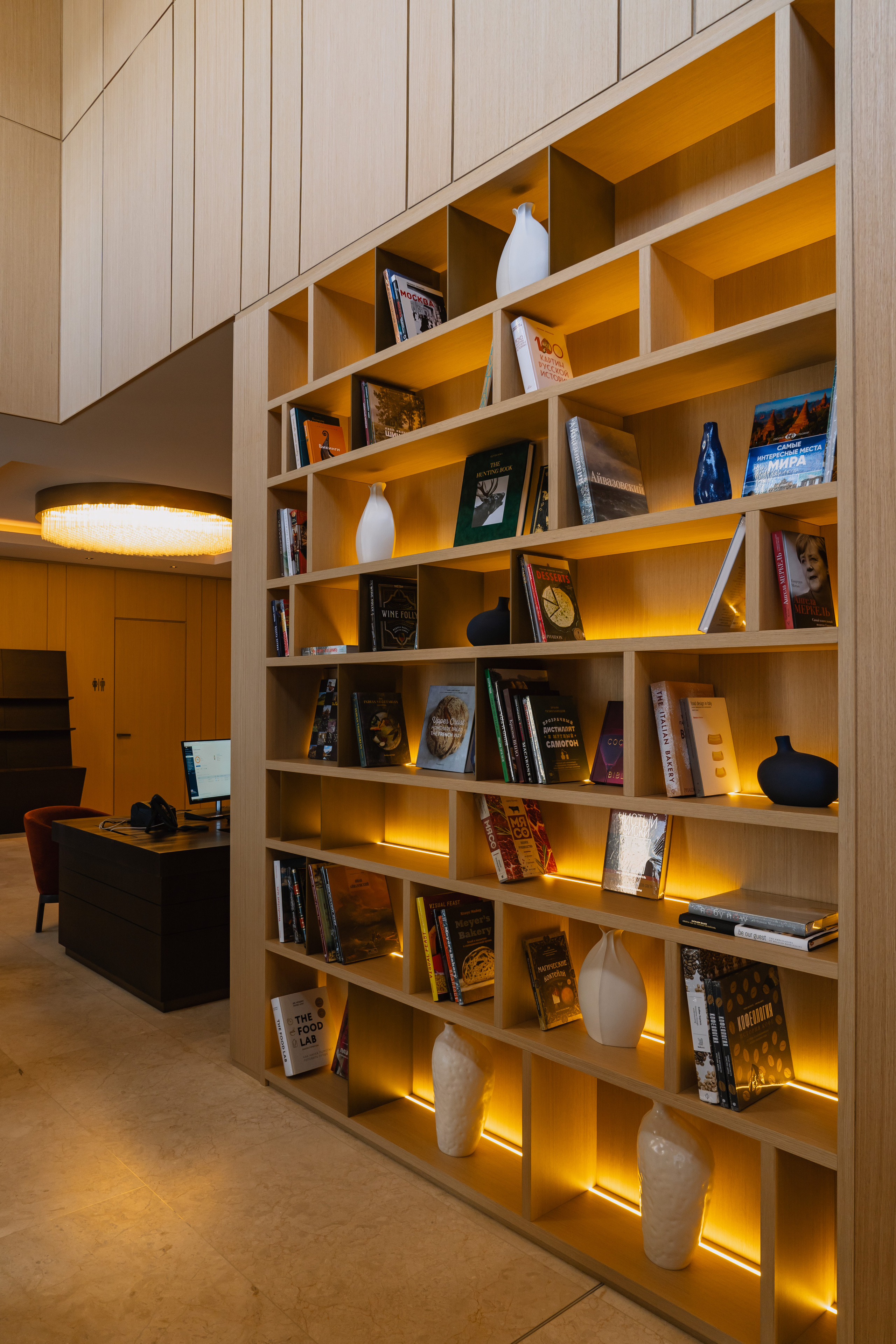 Пятизвёздочный отель VLADIVOSTOK Grand Hotel & SPA. Wedding and family photographer in Vladivostok Anton Blokhin