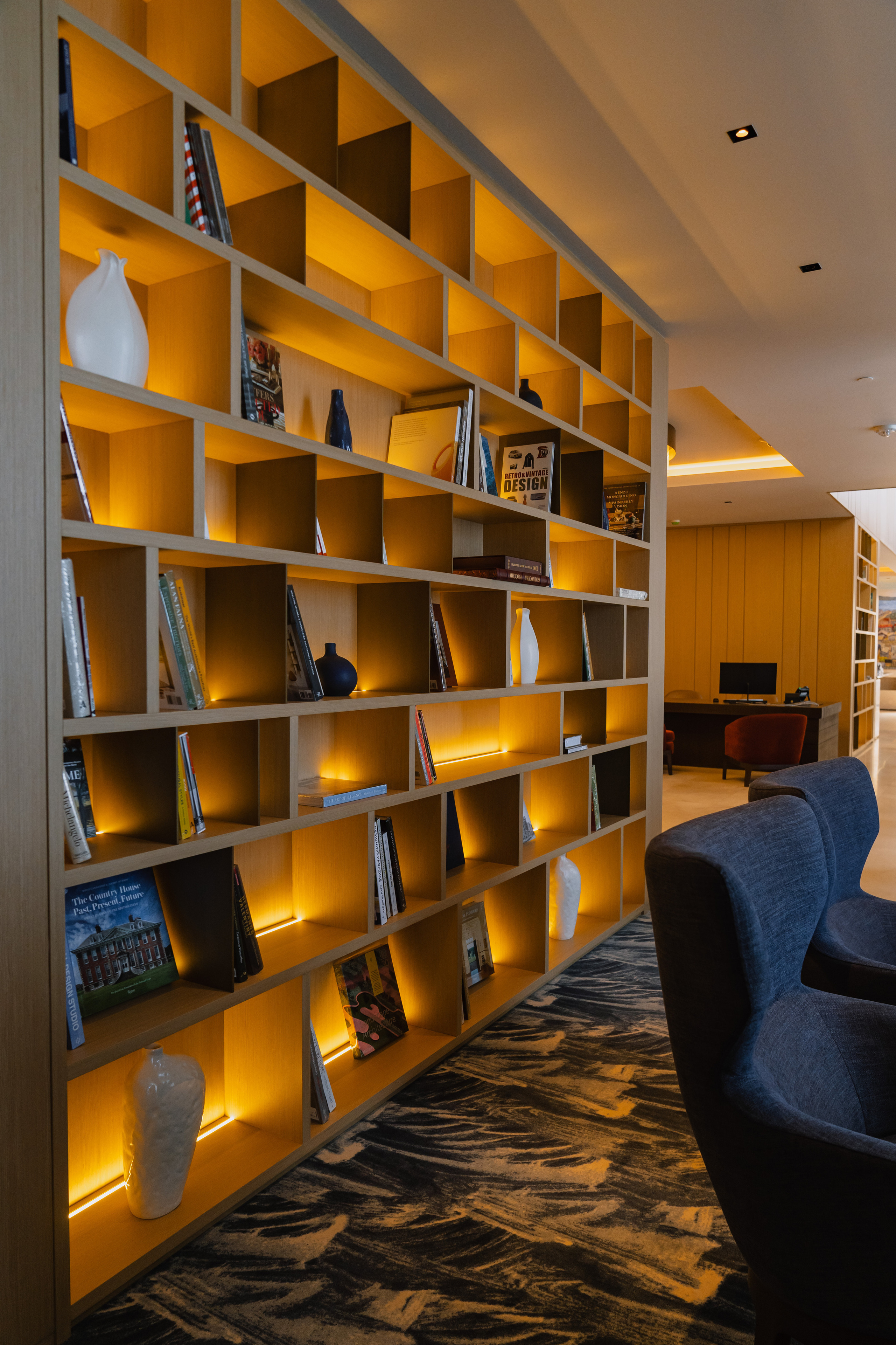 Пятизвёздочный отель VLADIVOSTOK Grand Hotel & SPA. Wedding and family photographer in Vladivostok Anton Blokhin