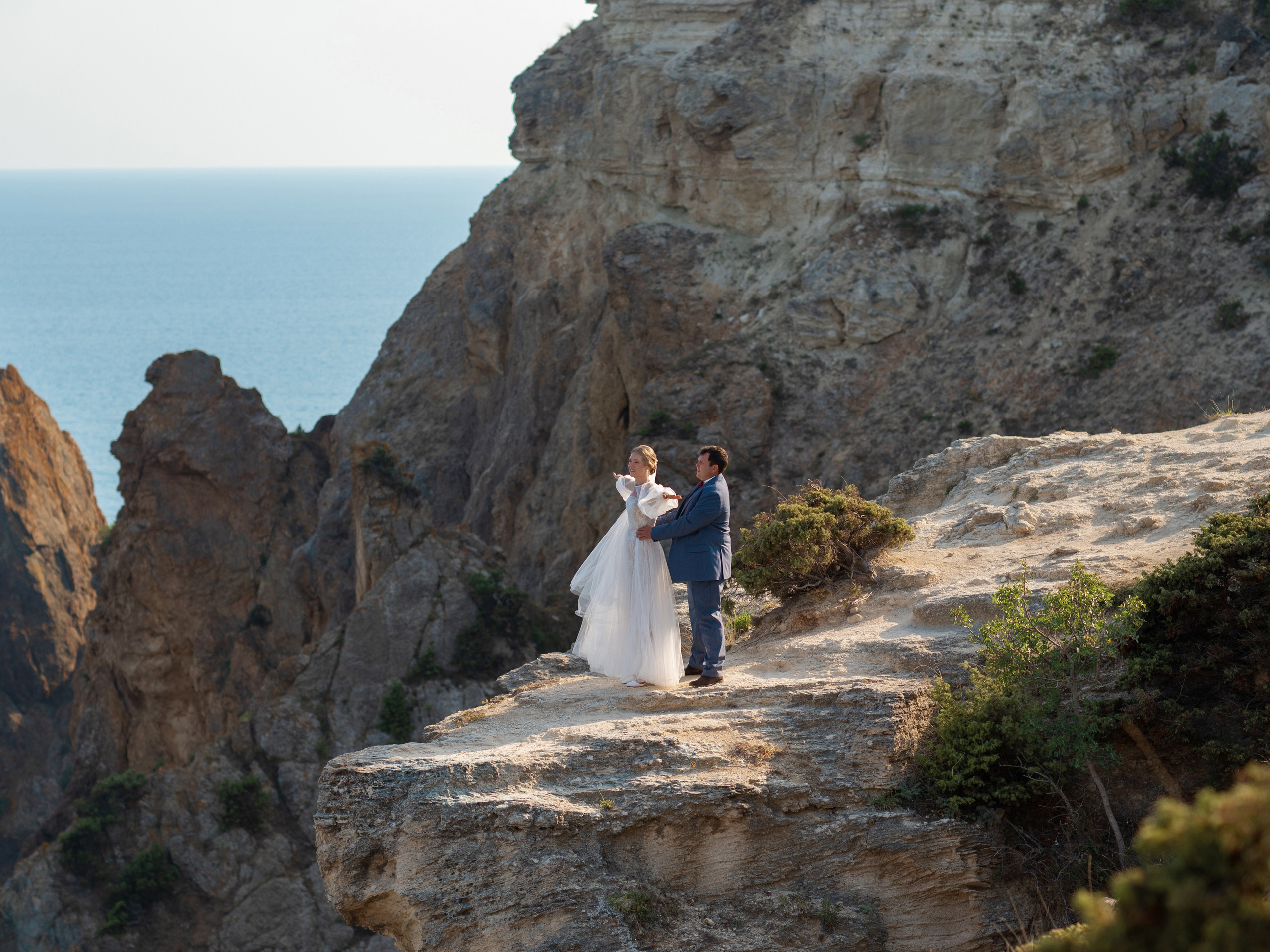 Фото в скалах на обрыве