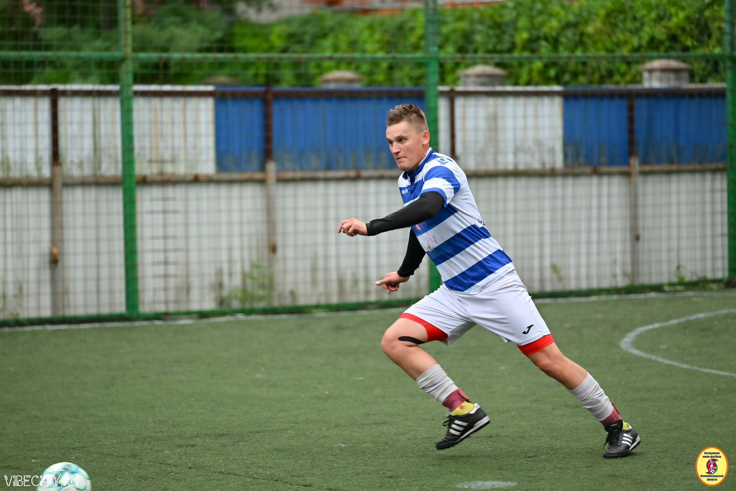 МИНИ-ФУТБОЛЬНАЯ ЛИГА 2026. VIBECITY.RU Вайб Сити Ру Фоторепортажи Фотоотчеты Калининград