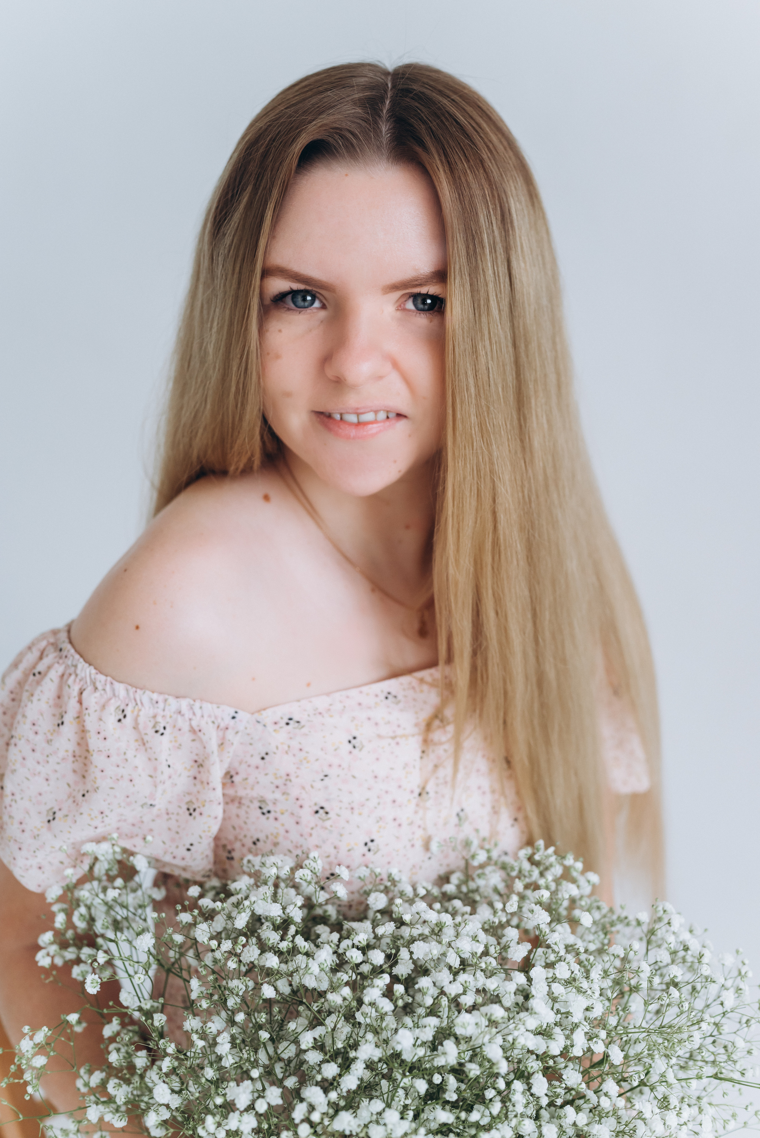 Фотосессия с цветами. Ната. Семейный фотограф в Минске Дарья Дреко