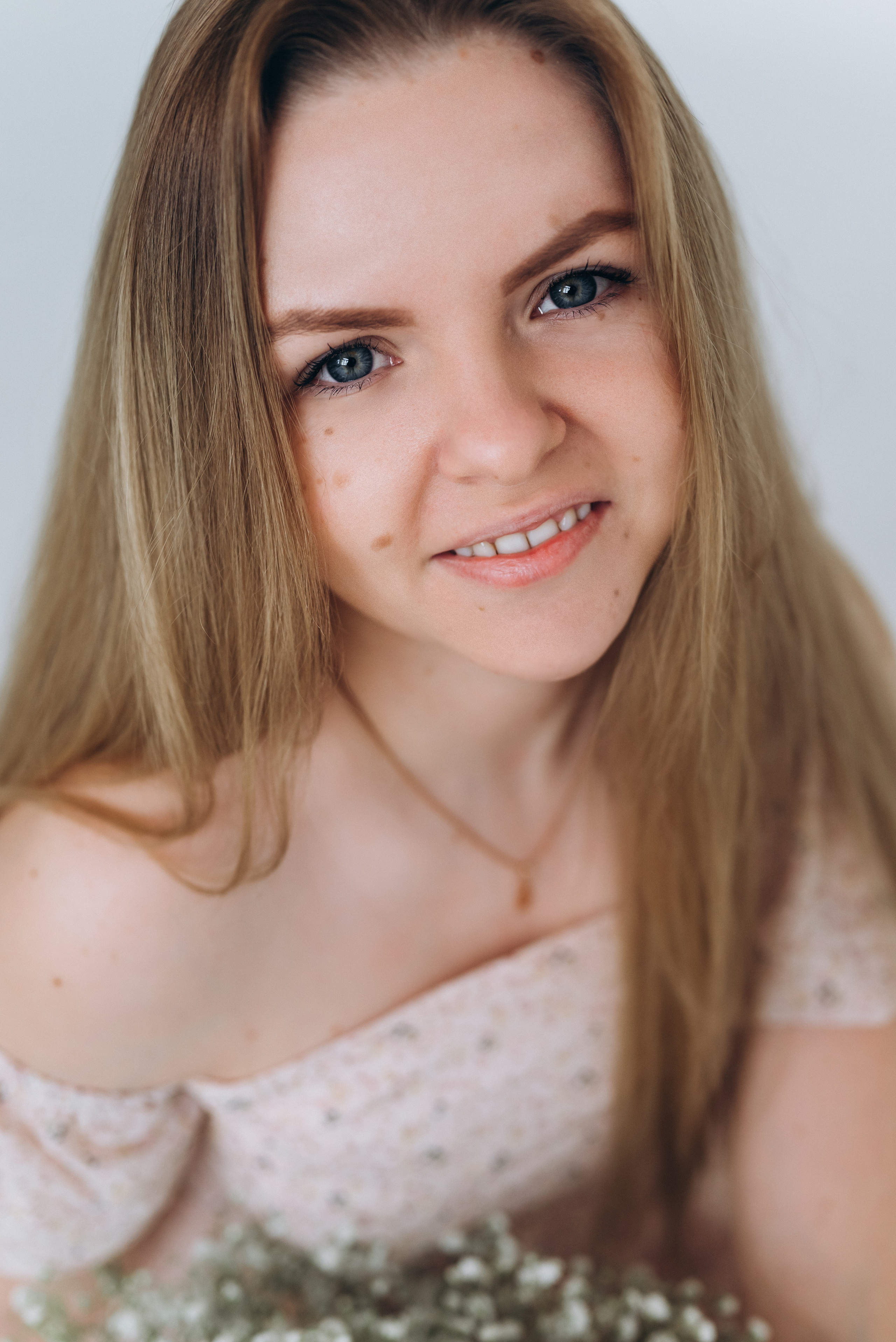 Фотосессия с цветами. Ната. Семейный фотограф в Минске Дарья Дреко