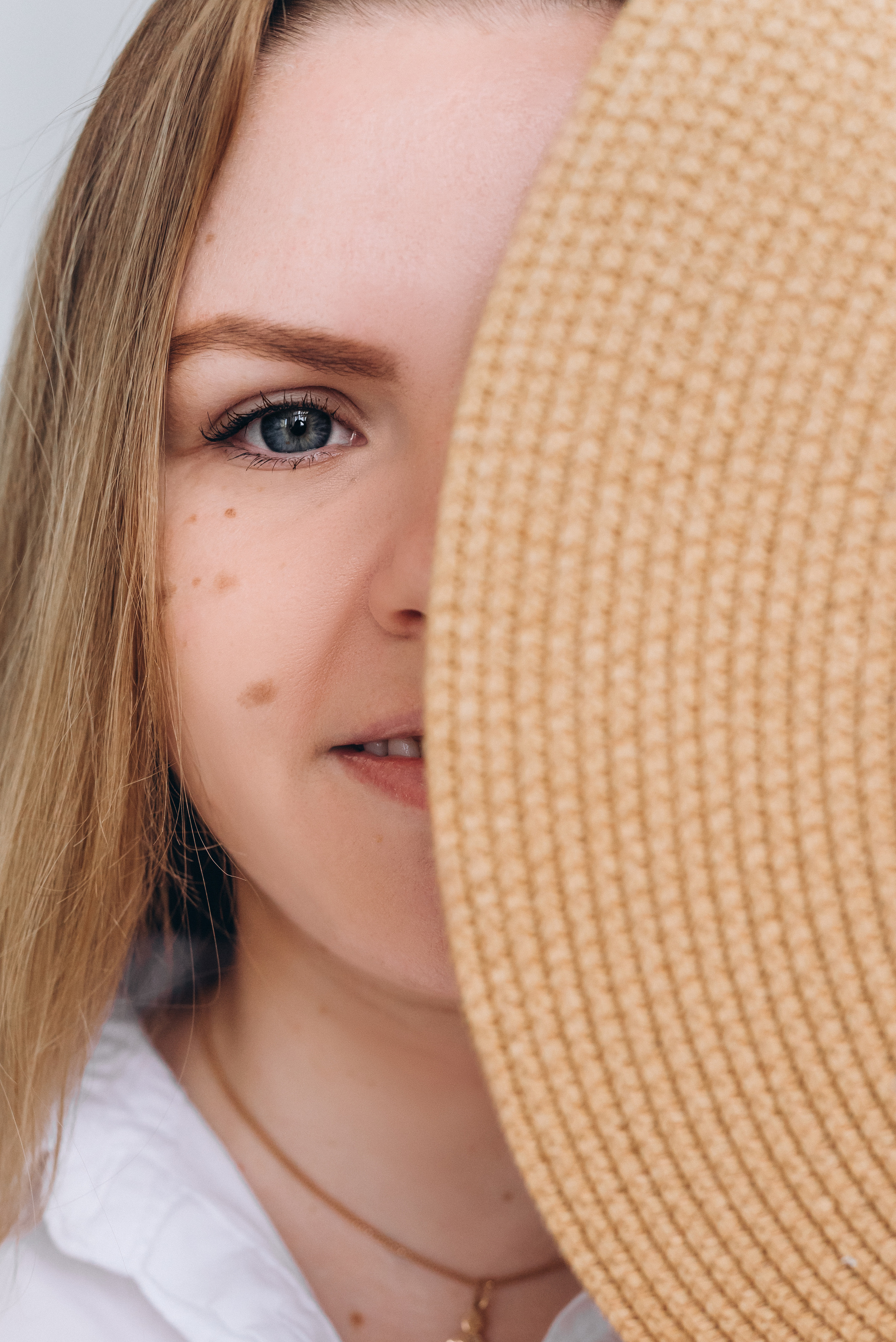 Фотосессия с цветами. Ната. Семейный фотограф в Минске Дарья Дреко