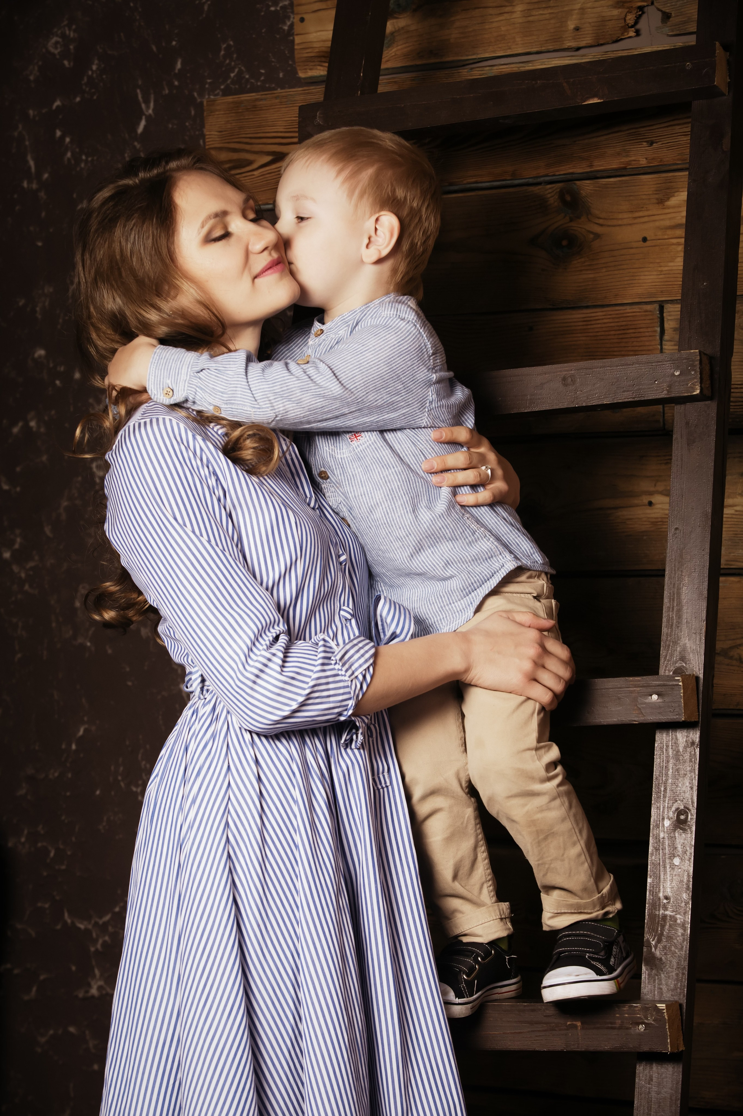 Съемка для двух сестер в студии. Фотографы в Москве Светлана Устинова и Сергей Грачев