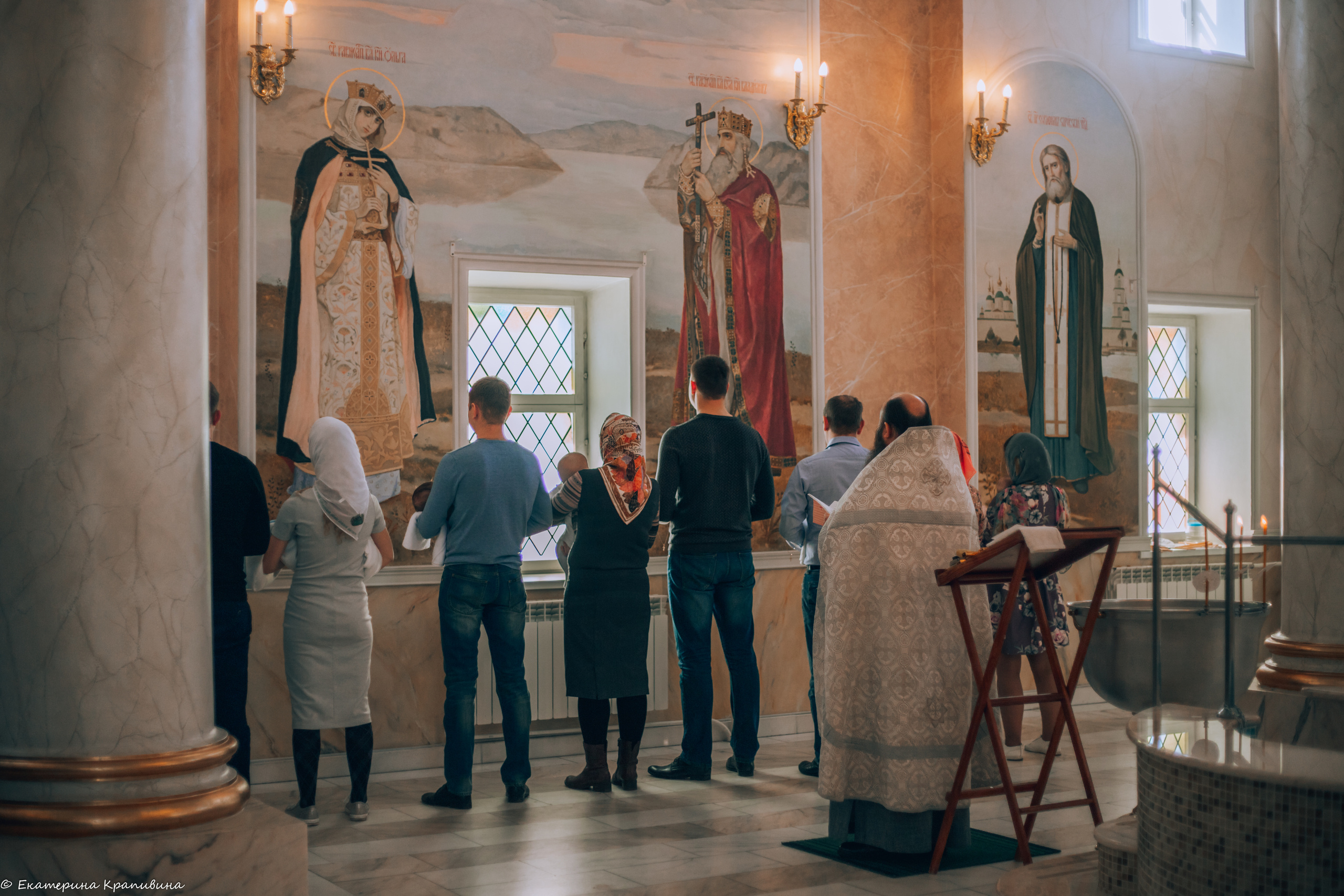 Групповое крещение. Староярмарочный собор. Екатерина Крапивина фотограф церковных Таинств в Нижний Новгороде