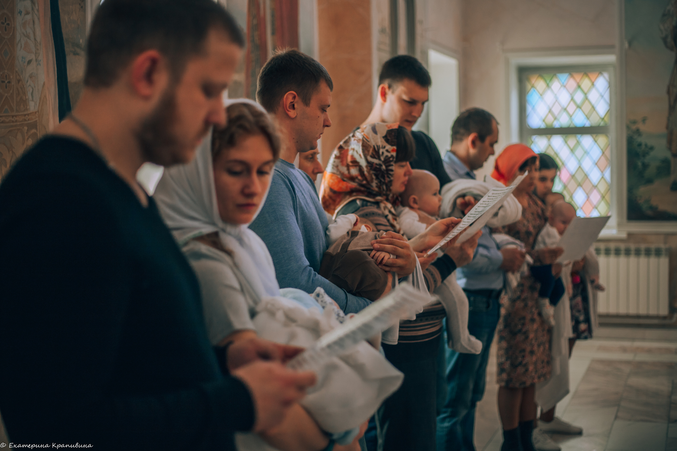 Групповое крещение. Староярмарочный собор. Екатерина Крапивина фотограф церковных Таинств в Нижний Новгороде