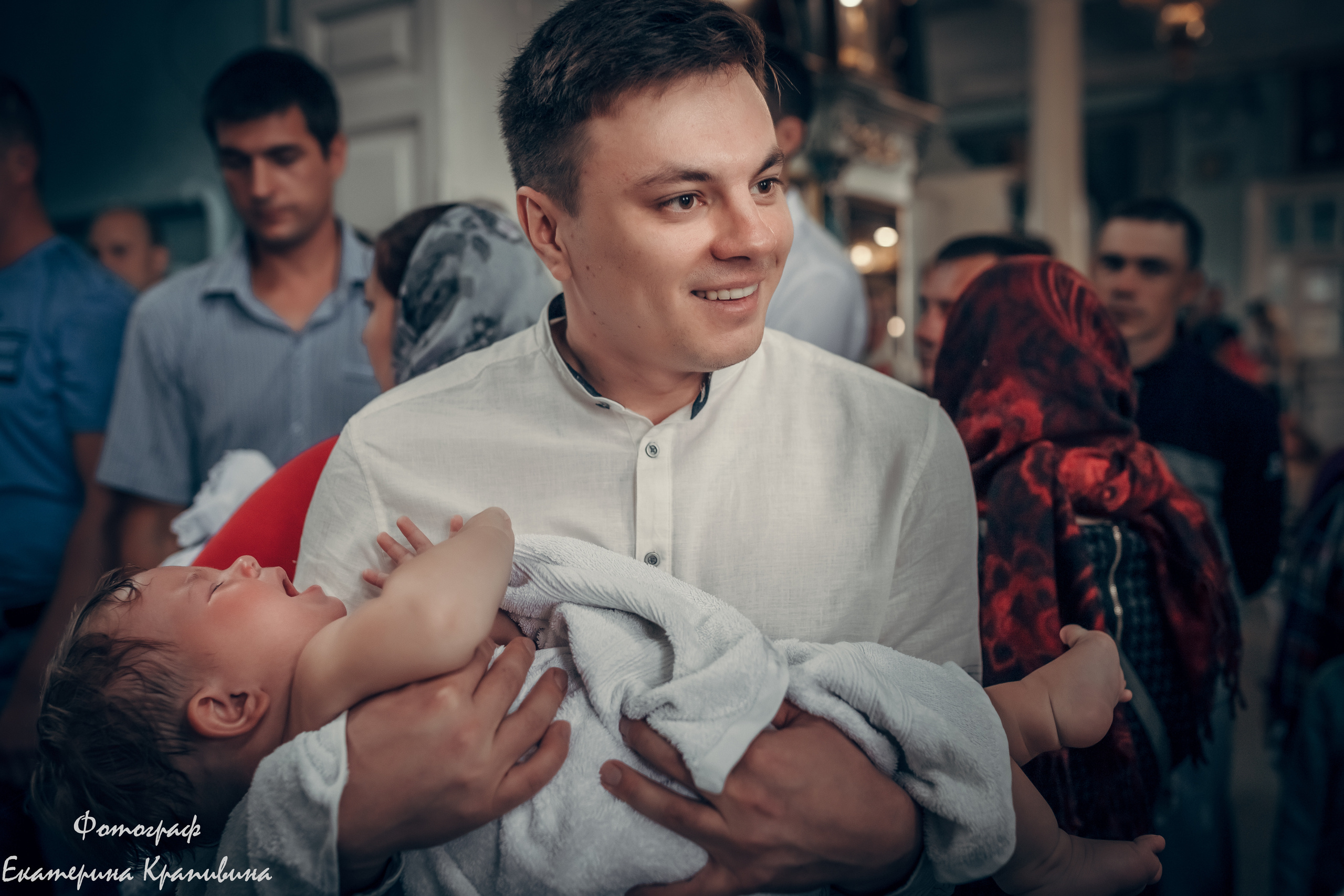 Крещение Богдана. Церковь Казанской иконы Божией Матери в Великом Враге. Екатерина Крапивина фотограф церковных Таинств в Нижний Новгороде