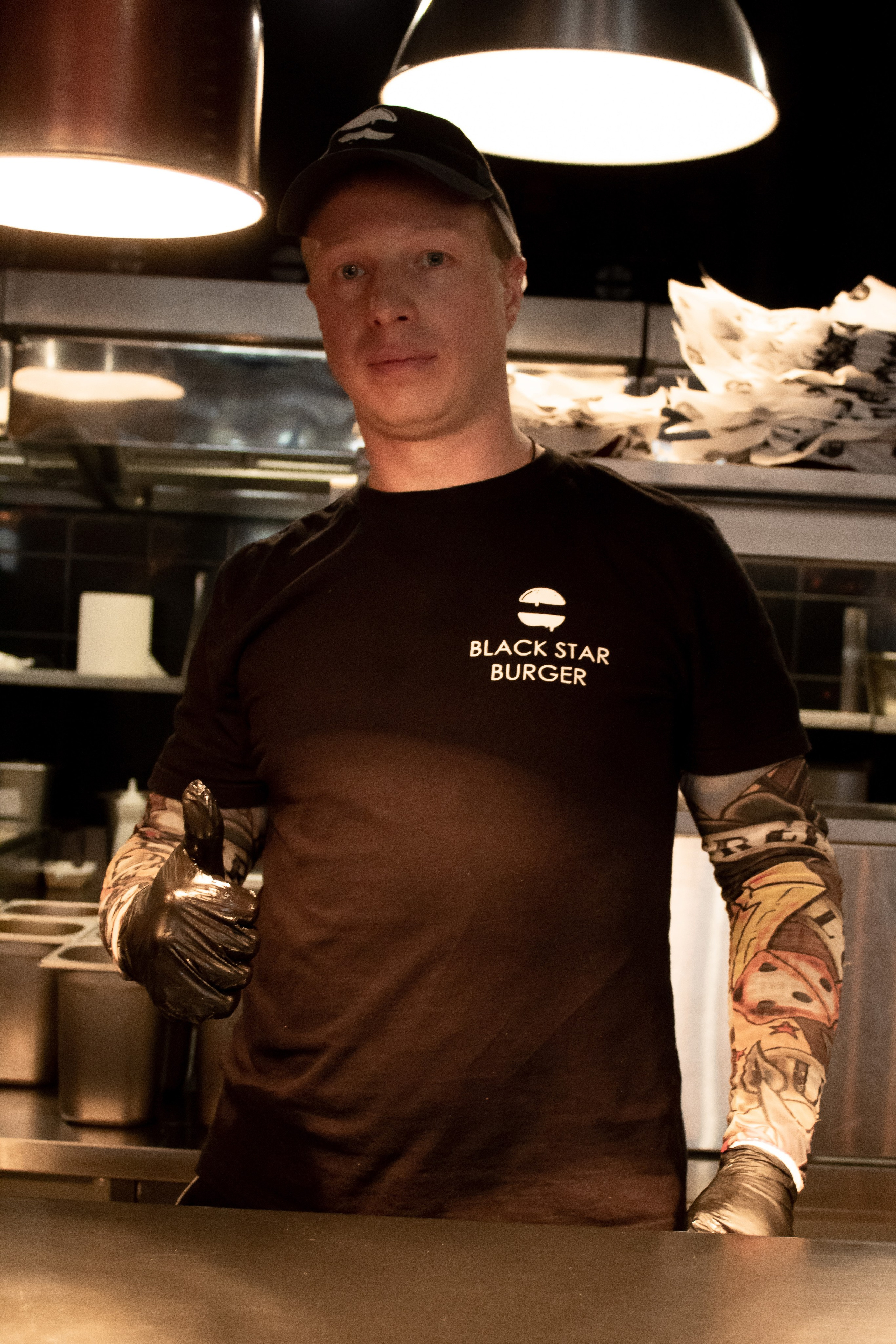 Баскетболисты в Блэкстарбургере. Репортажный Фотограф