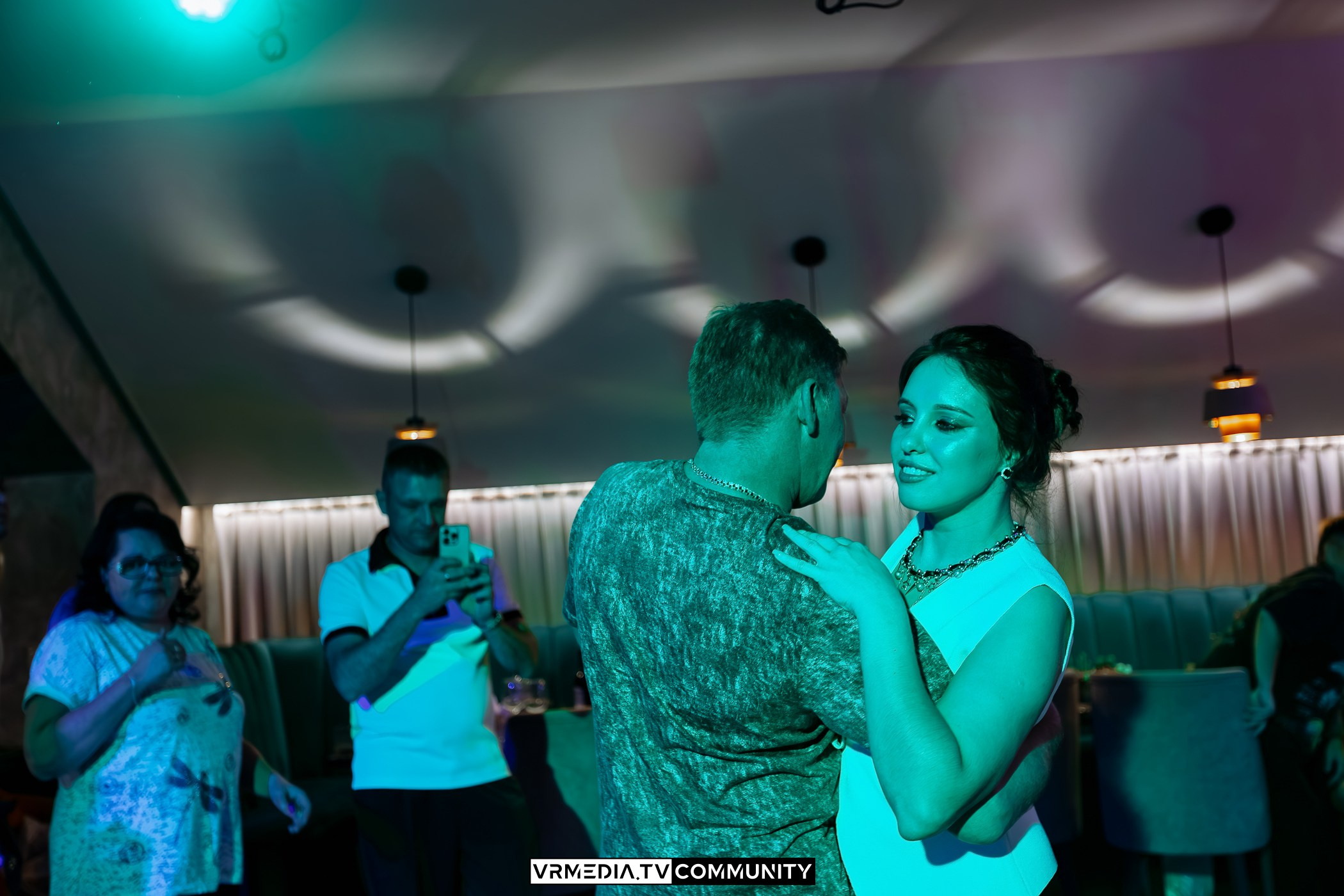 Выходные в караоке-баре «Империя»