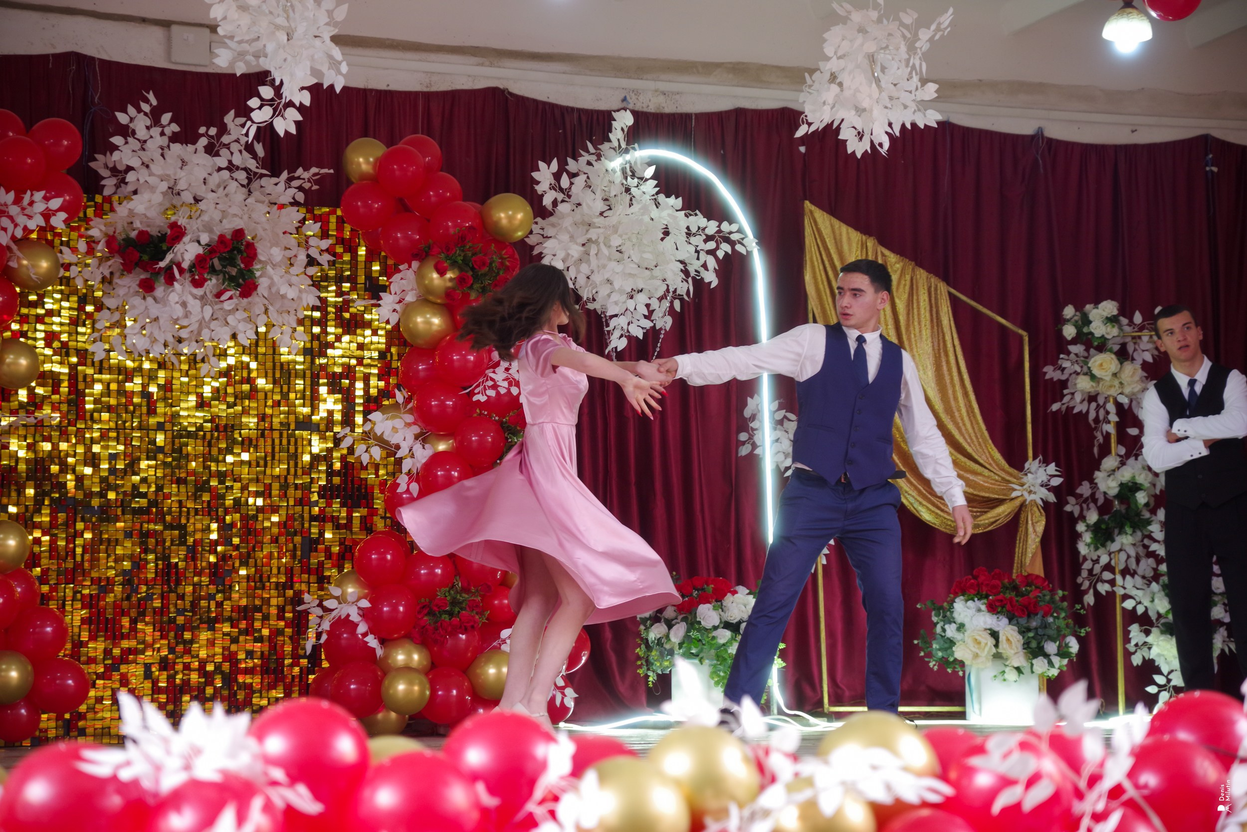 Абаша концерт в школе. Портретный фотограф Денис Милютин