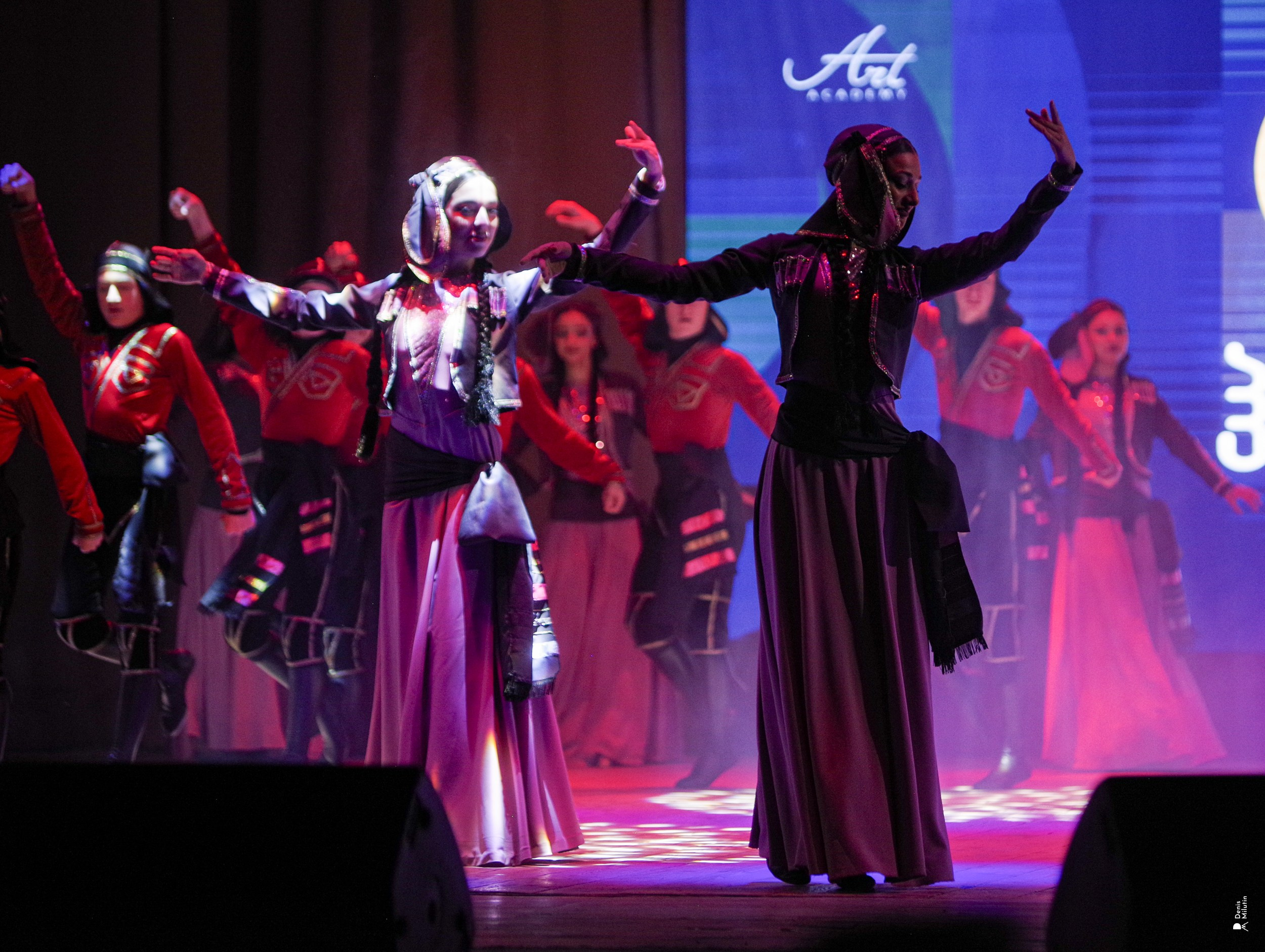 Танцы в Хоби. Портретный фотограф Денис Милютин