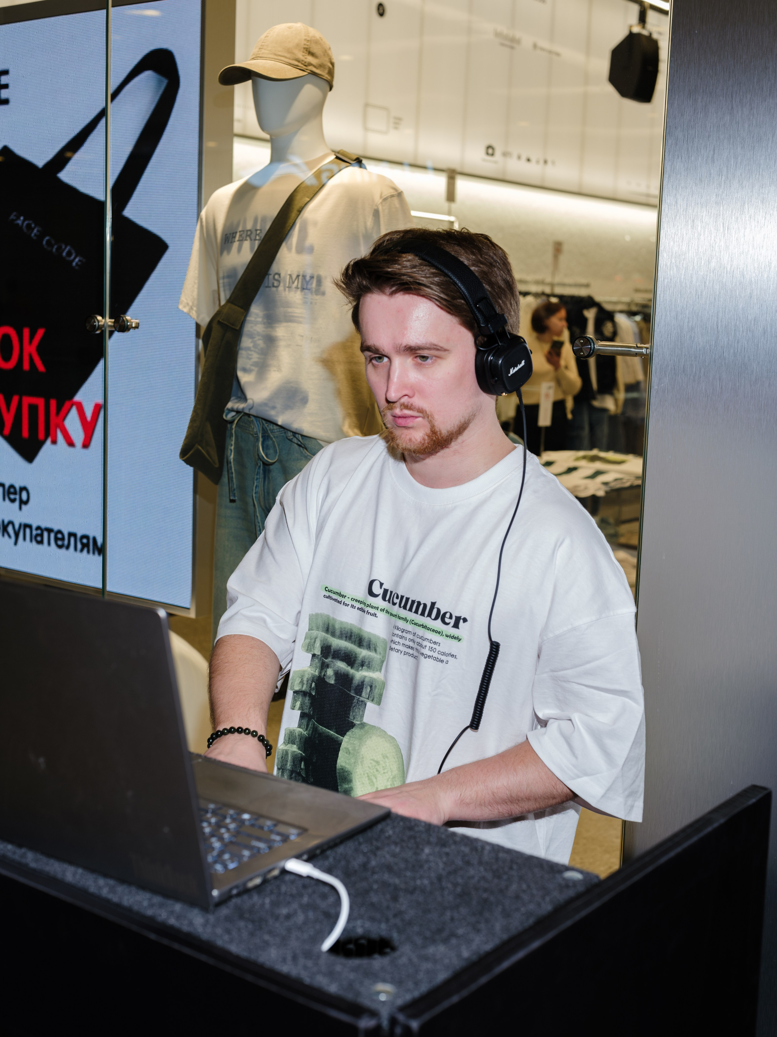 Открытие FACECODE. Репортажный и портретный фотограф в Москве Илья Спиридонов