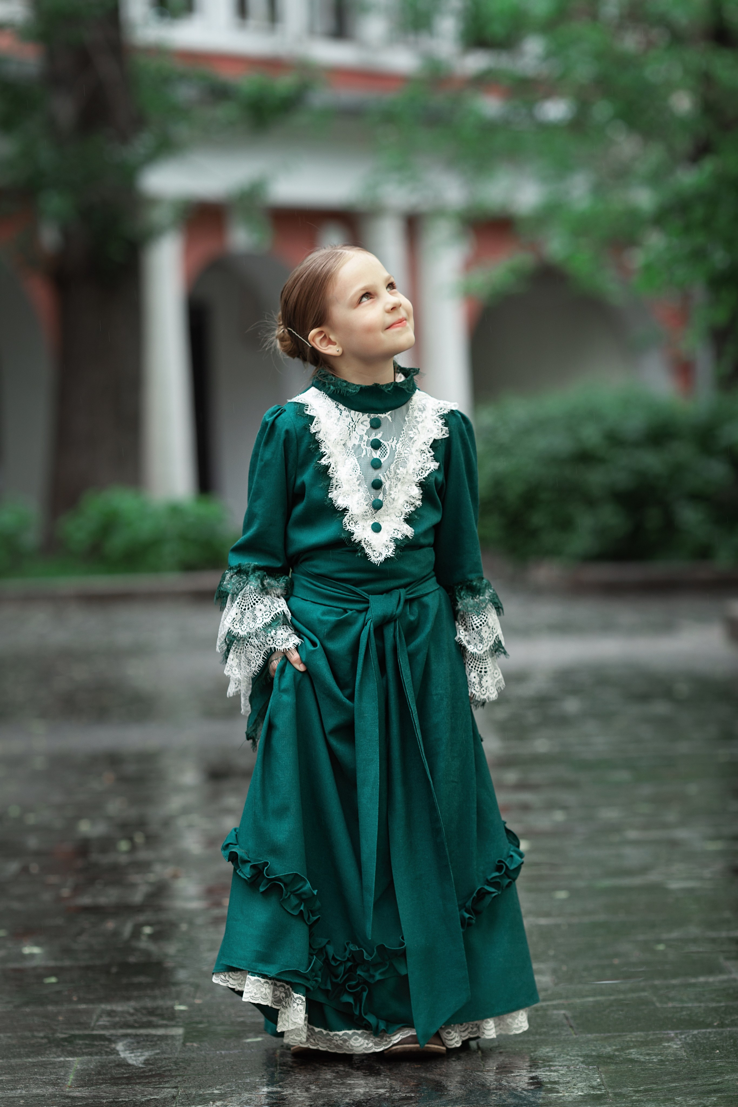 Московский дворик. Актерское и модельное портфолио. Фотограф в Москве Екатерина Коломеец