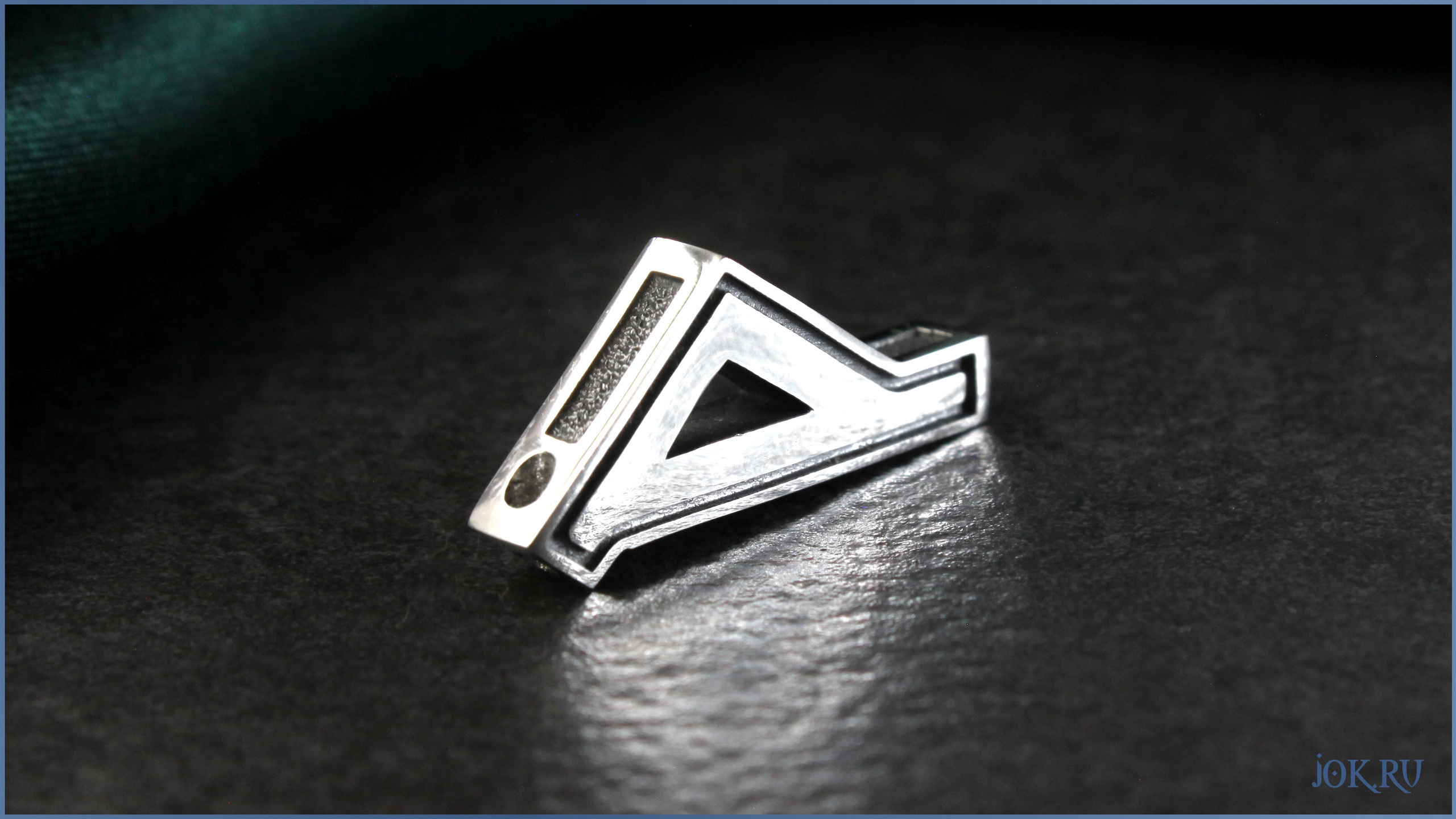 Руна Вуньо из металла на заказ – Joker-Studio