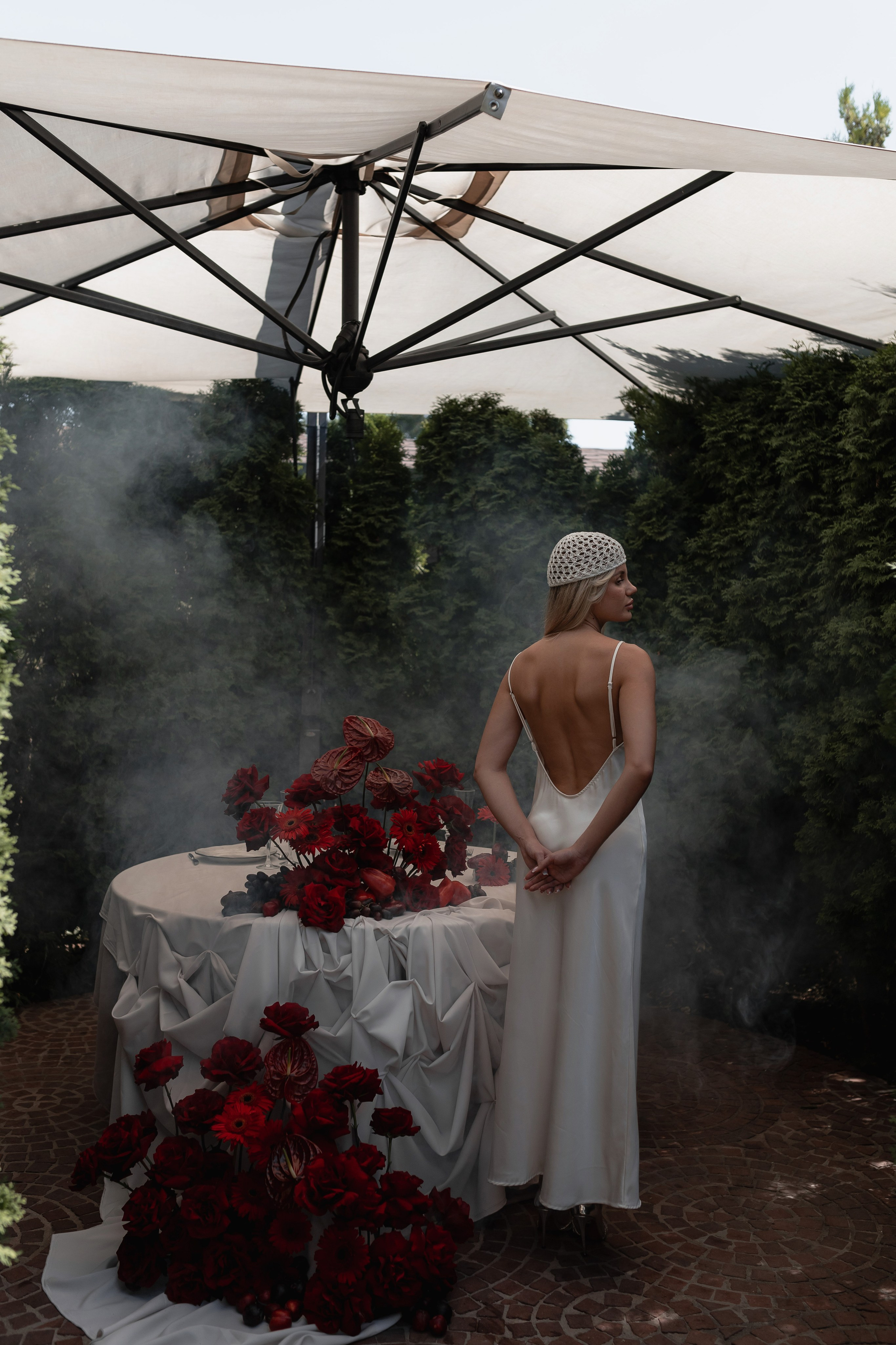 Фотодень с красным декором. Фотограф Трифон Мира