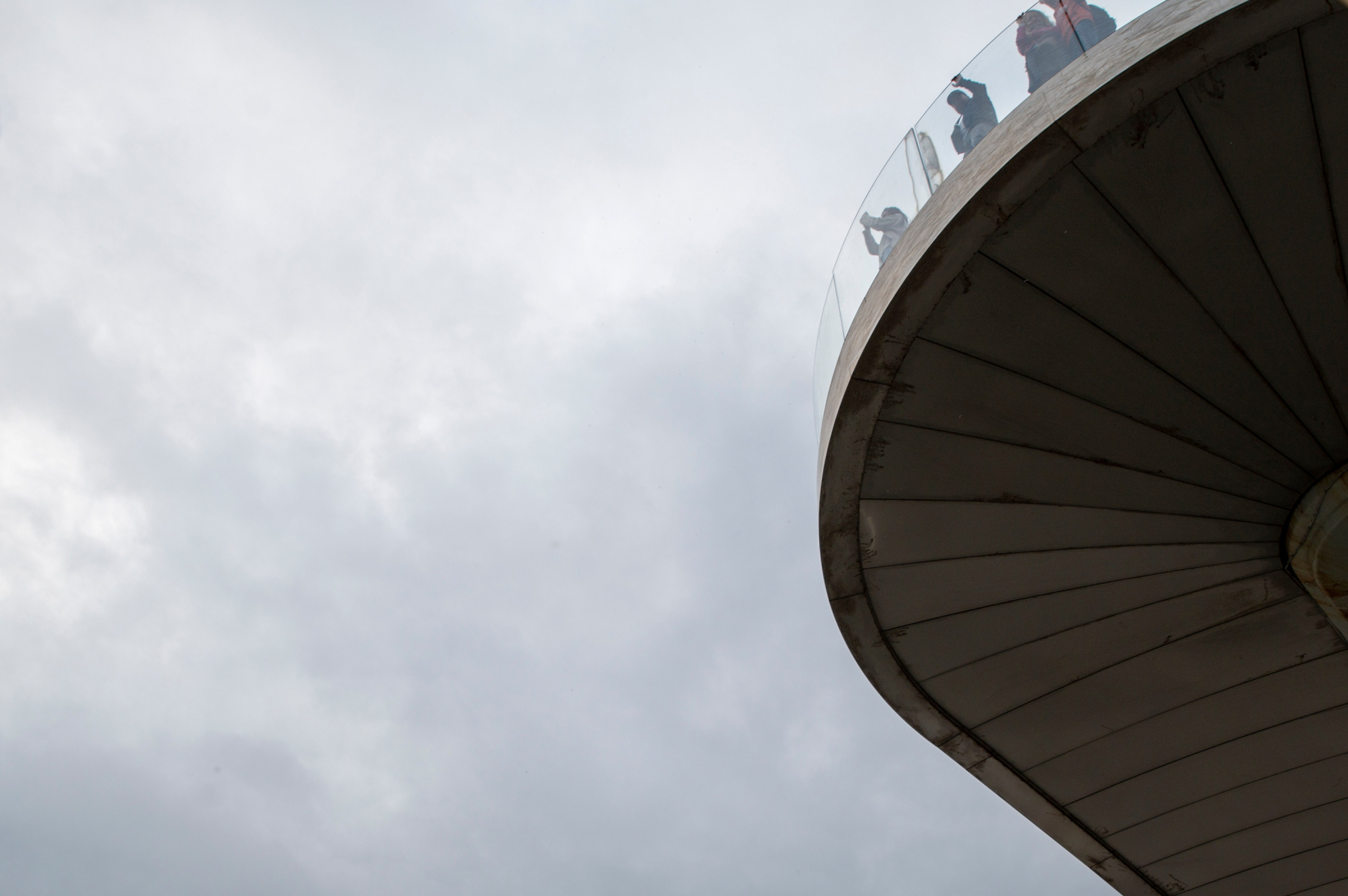 Москва-река. Лето. Яхта. Фотограф Роман Адлер